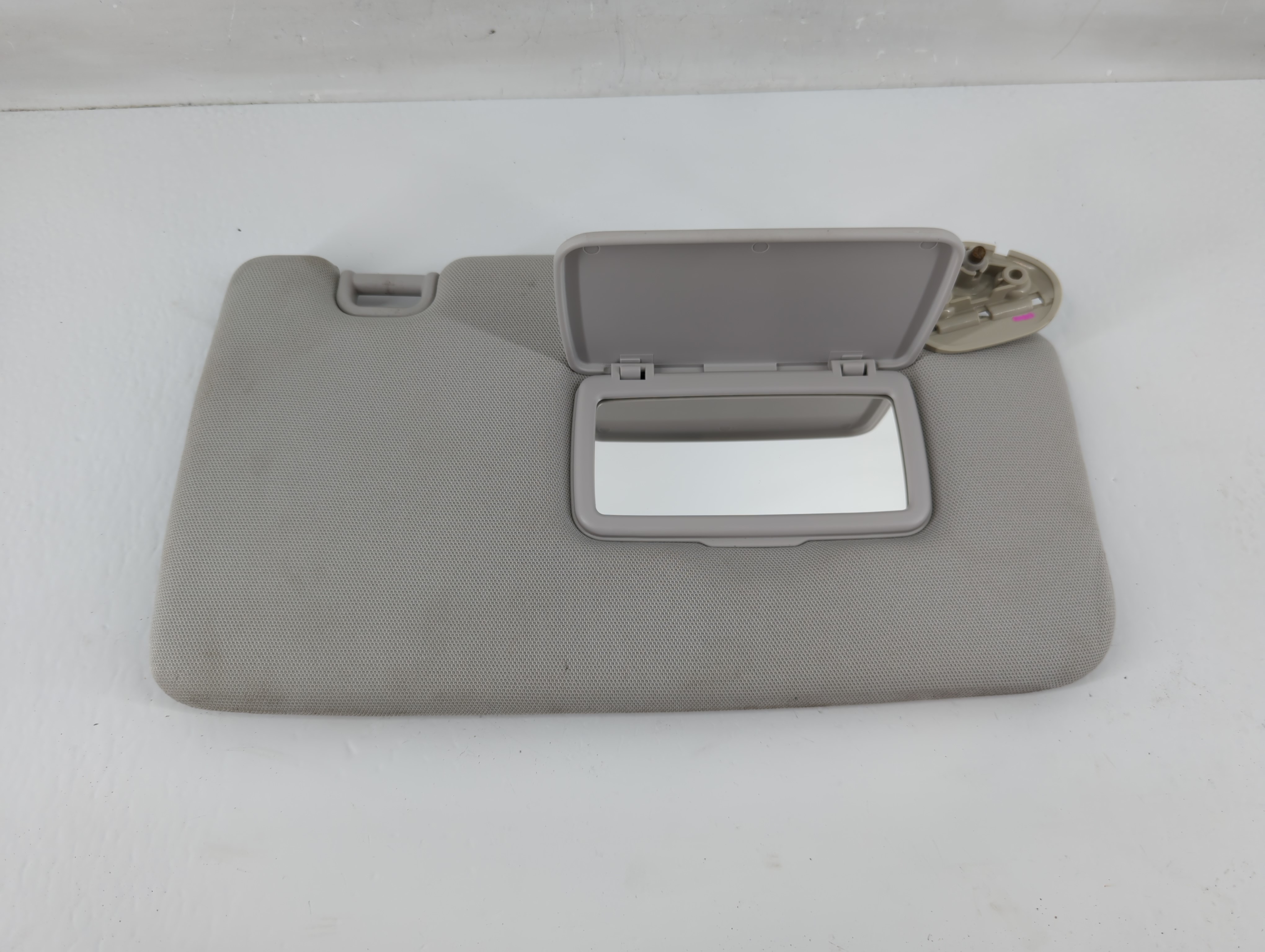 Picture of 2017 Subaru Forester Passenger Sun Visor Mirror Right Sunvisor Pale Grey 1131772