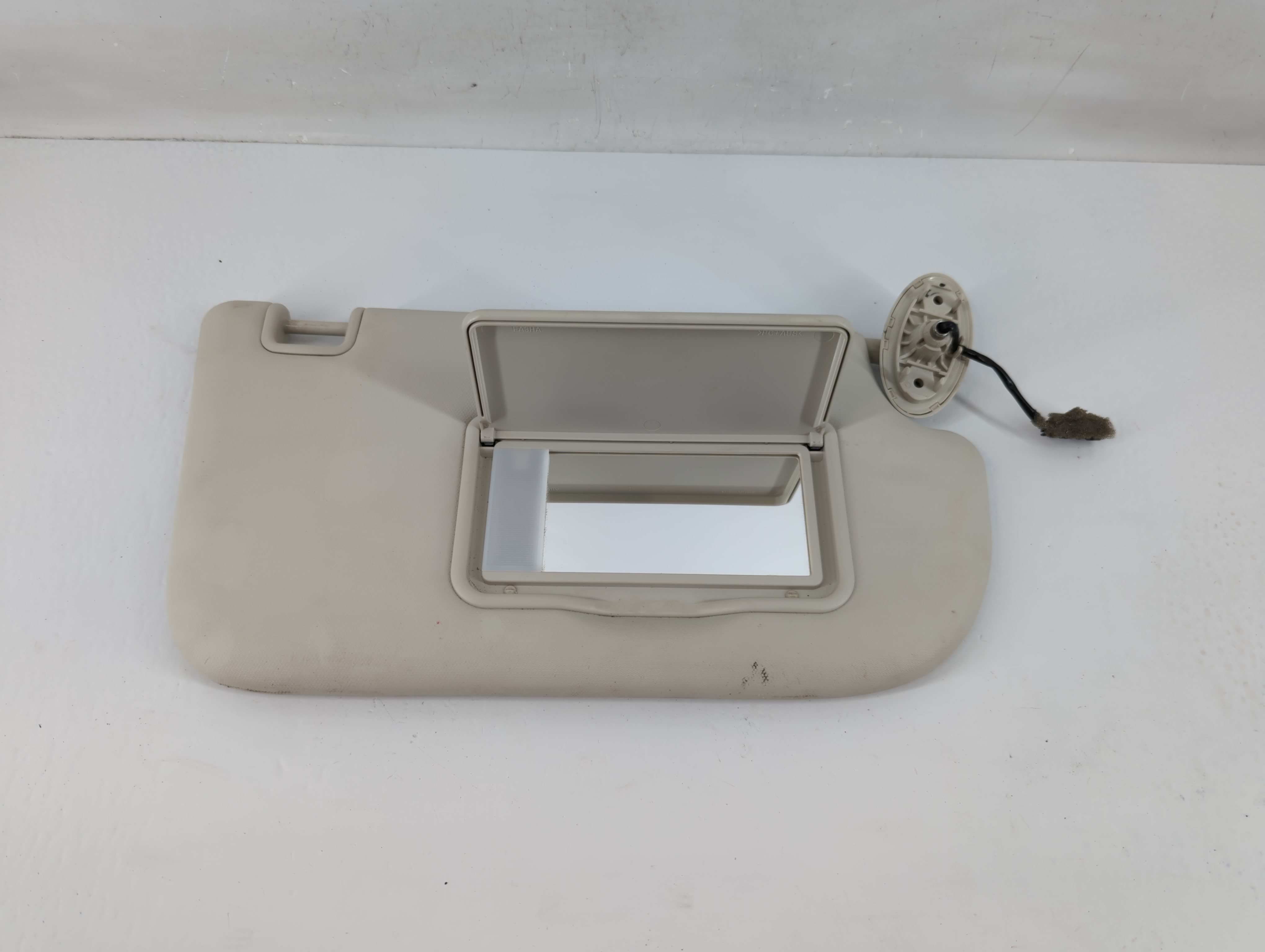 Picture of 2013-2019 Ford Escape Passenger Sun Visor Mirror Right Sunvisor Ivory 1131774