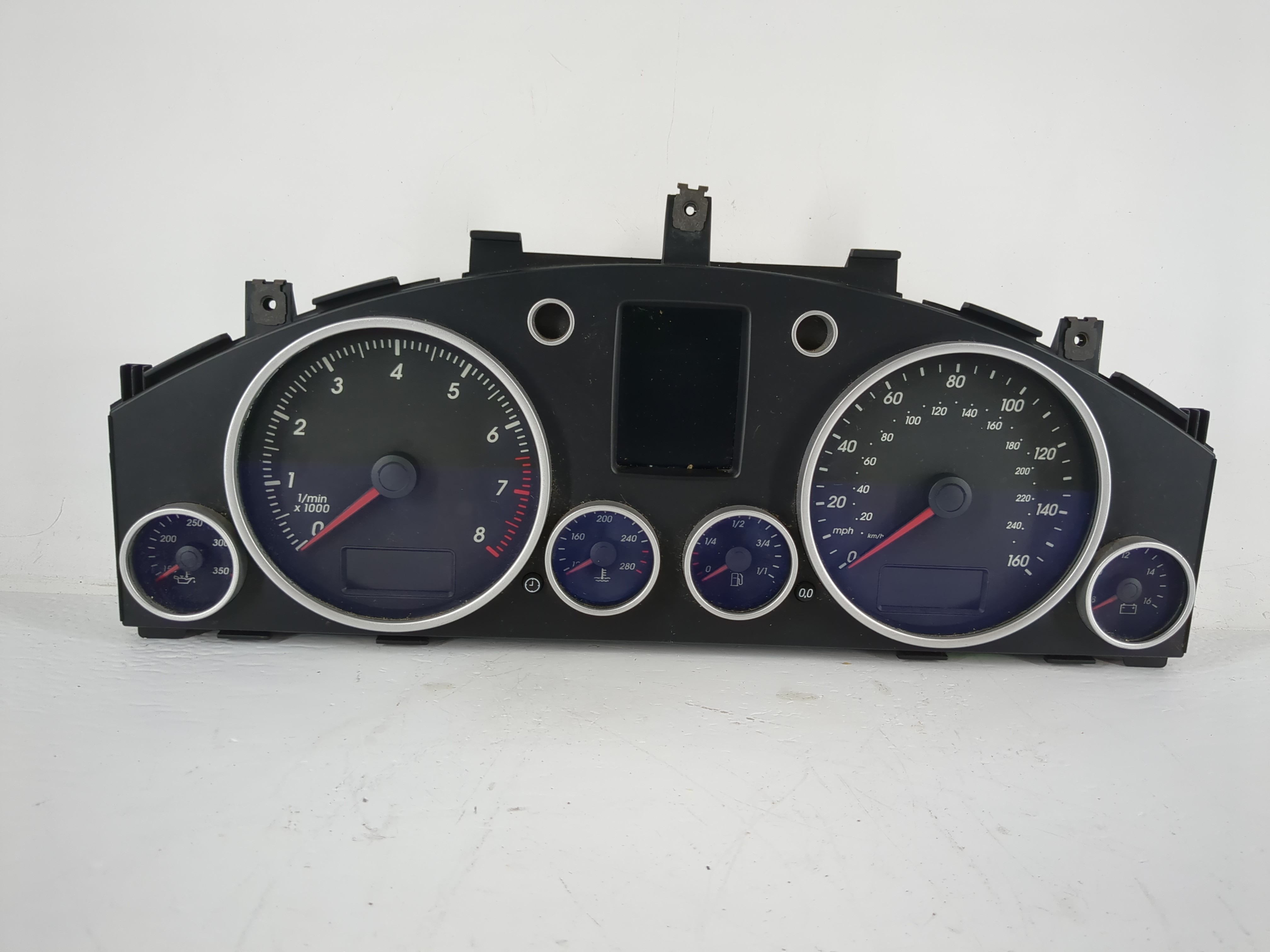 Picture of 2004-2004 Volkswagen Touareg Speedometer Instrument Cluster Gauges 1132153