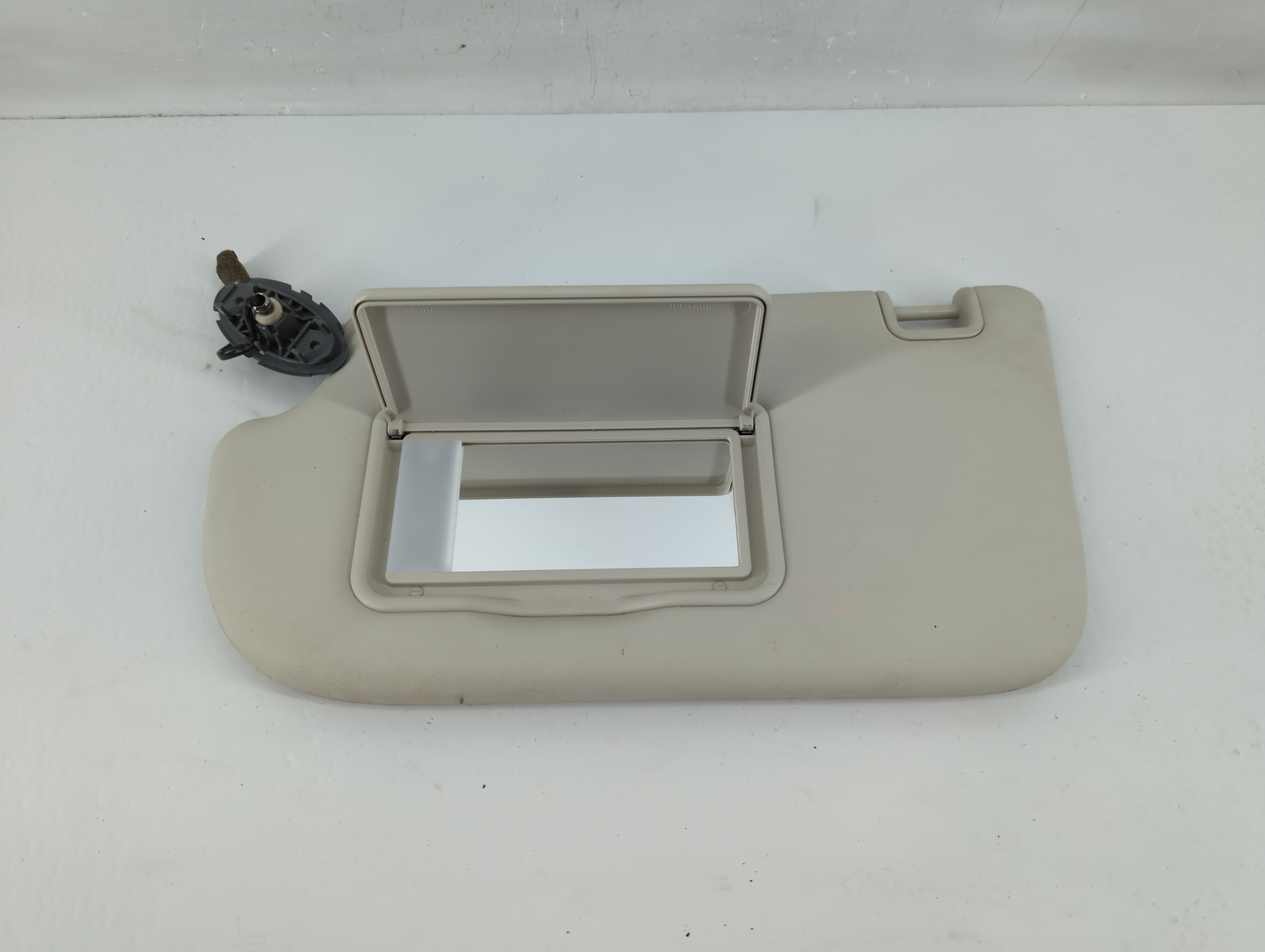 Picture of 2013-2019 Ford Escape Driver Sun Visor Mirror Left Sunvisor Grey 1132323
