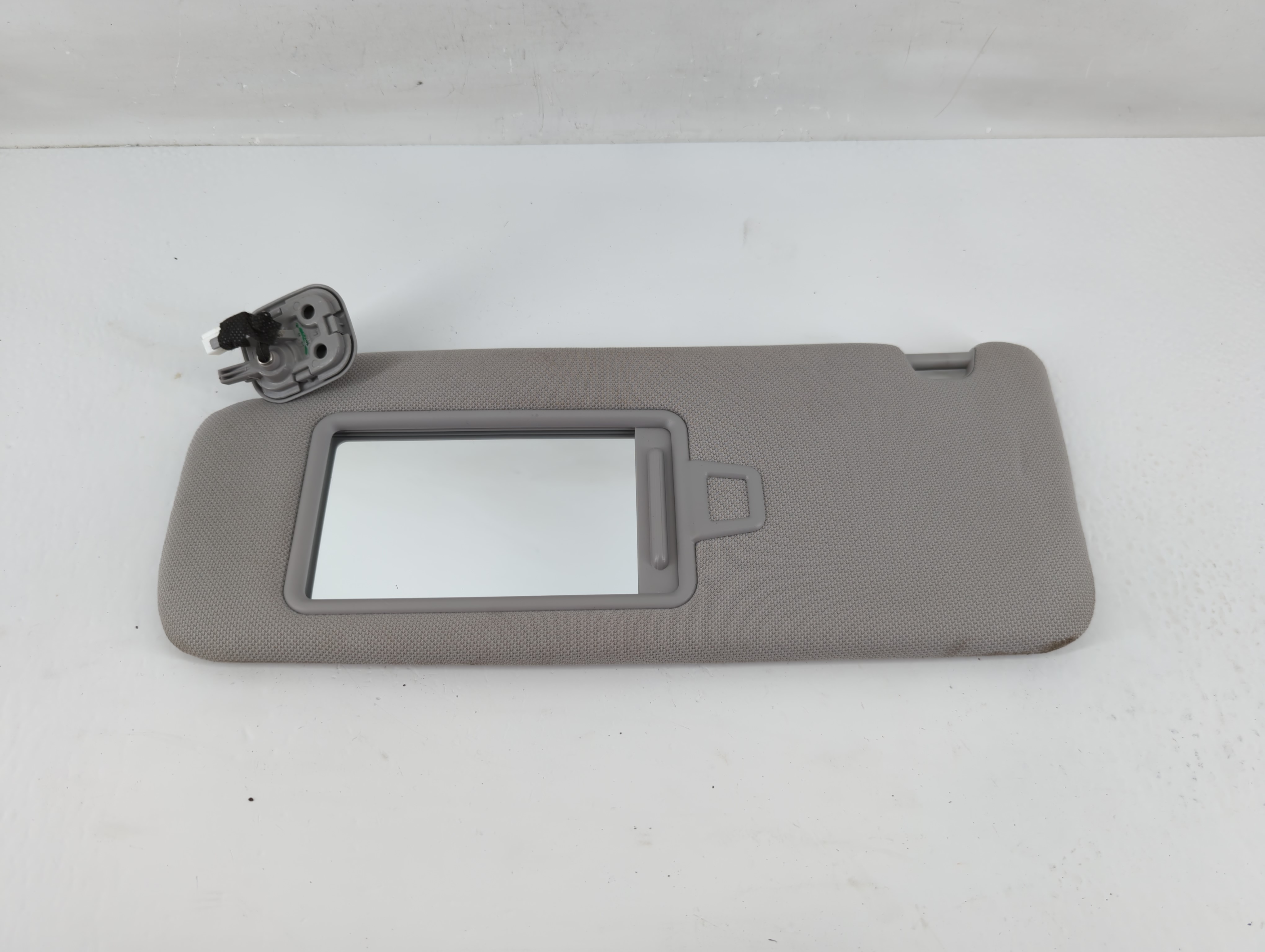Picture of 2015-2019 Hyundai Sonata Driver Sun Visor Mirror Left Sunvisor Grey 1132325