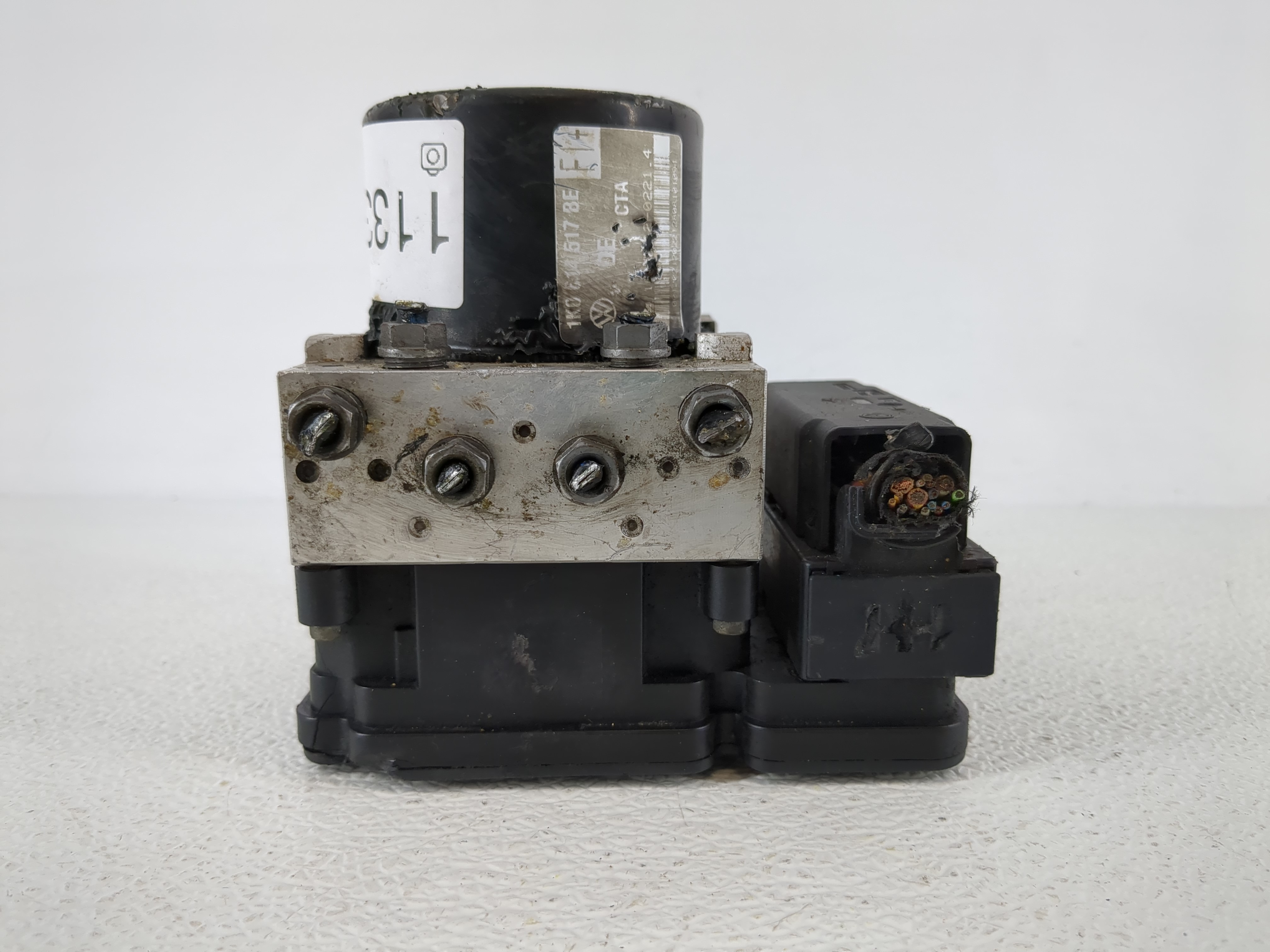 Picture of 2007-2009 Volkswagen Gti Abs Pump Control Module 1133200