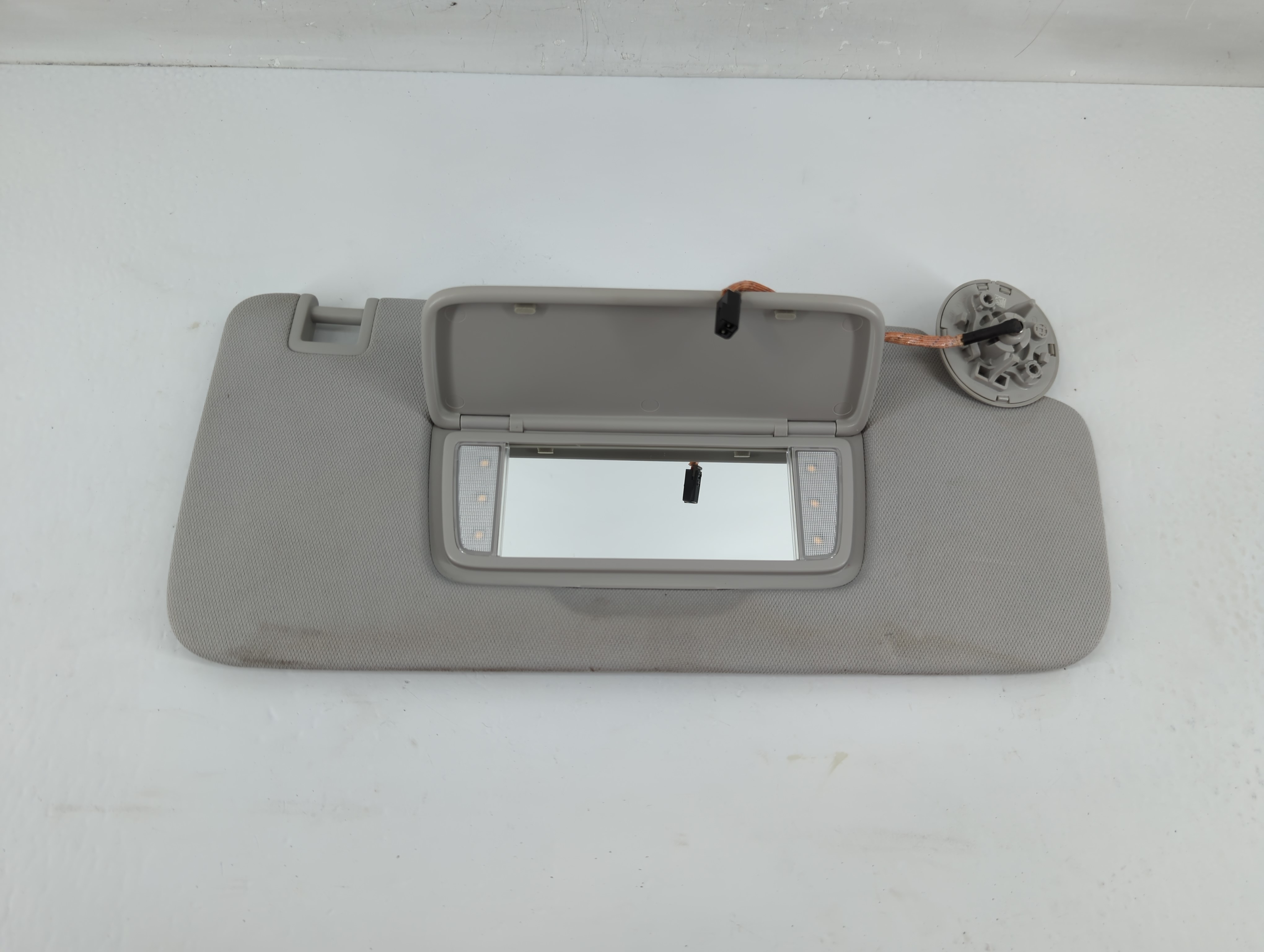Picture of 2018-2022 Chevrolet Traverse Passenger Sun Visor Mirror Right Sunvisor 1133899