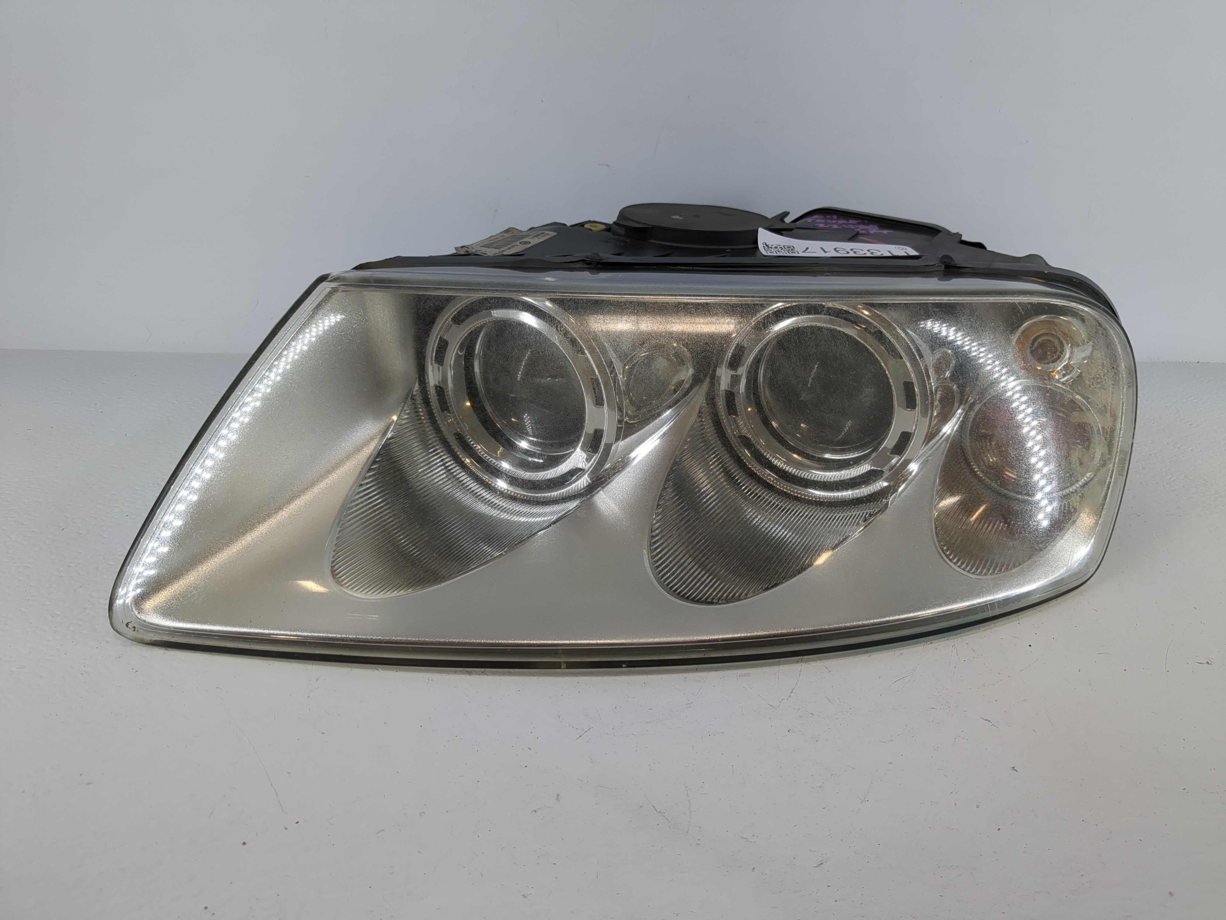 Picture of 2004-2007 Volkswagen Touareg Driver Left Oem Head Light Headlight Lamp 1133917