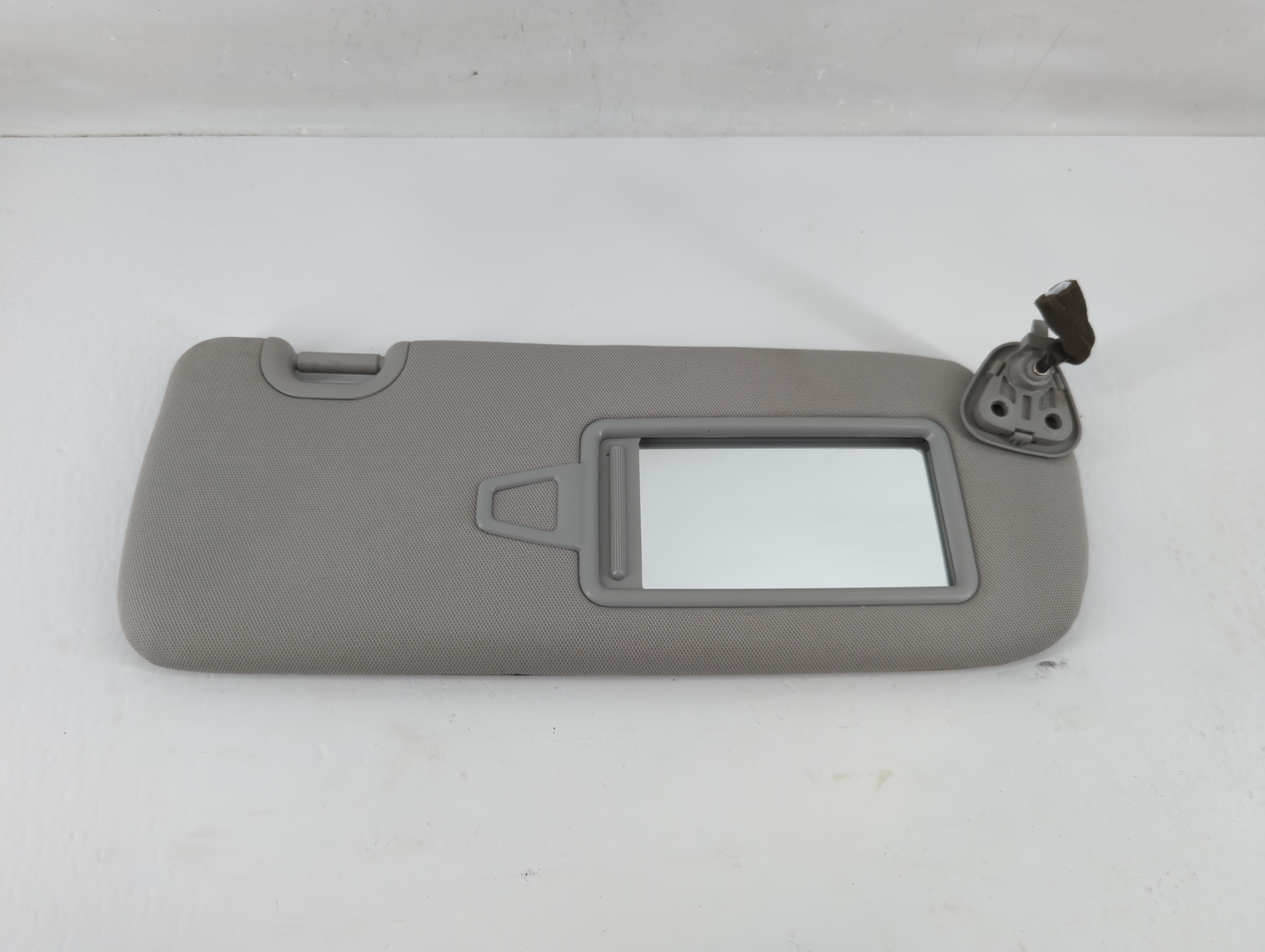 Picture of 2013-2019 Hyundai Santa Fe Passenger Sun Visor Mirror Right Sunvisor 1133937
