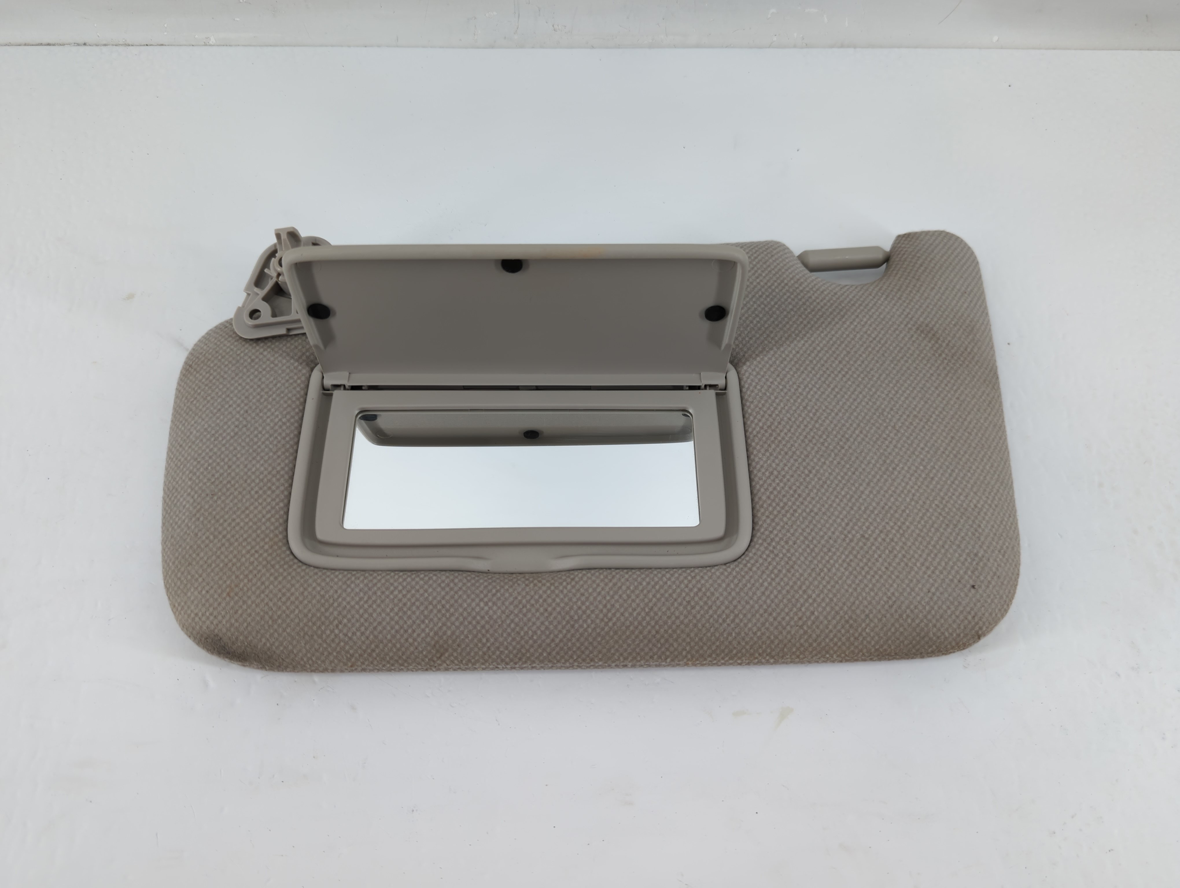 2013-2019 Nissan Sentra Driver Sun Visor Mirror Left Sunvisor Grey 1133945 - Oemusedautoparts1.com