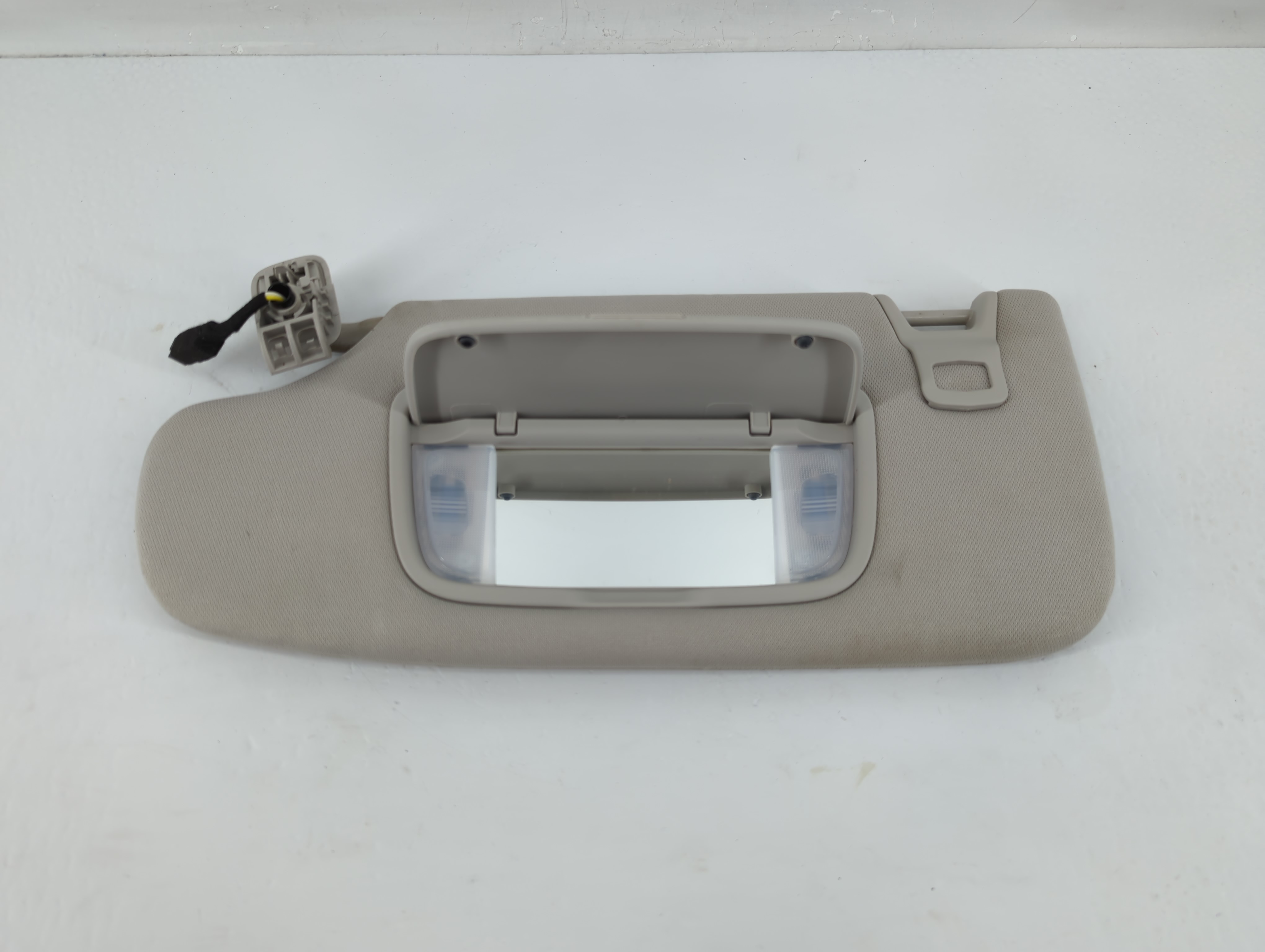 2015-2017 Lincoln Mkz Driver Sun Visor Mirror Left Sunvisor Light Gray 1133948 - Oemusedautoparts1.com