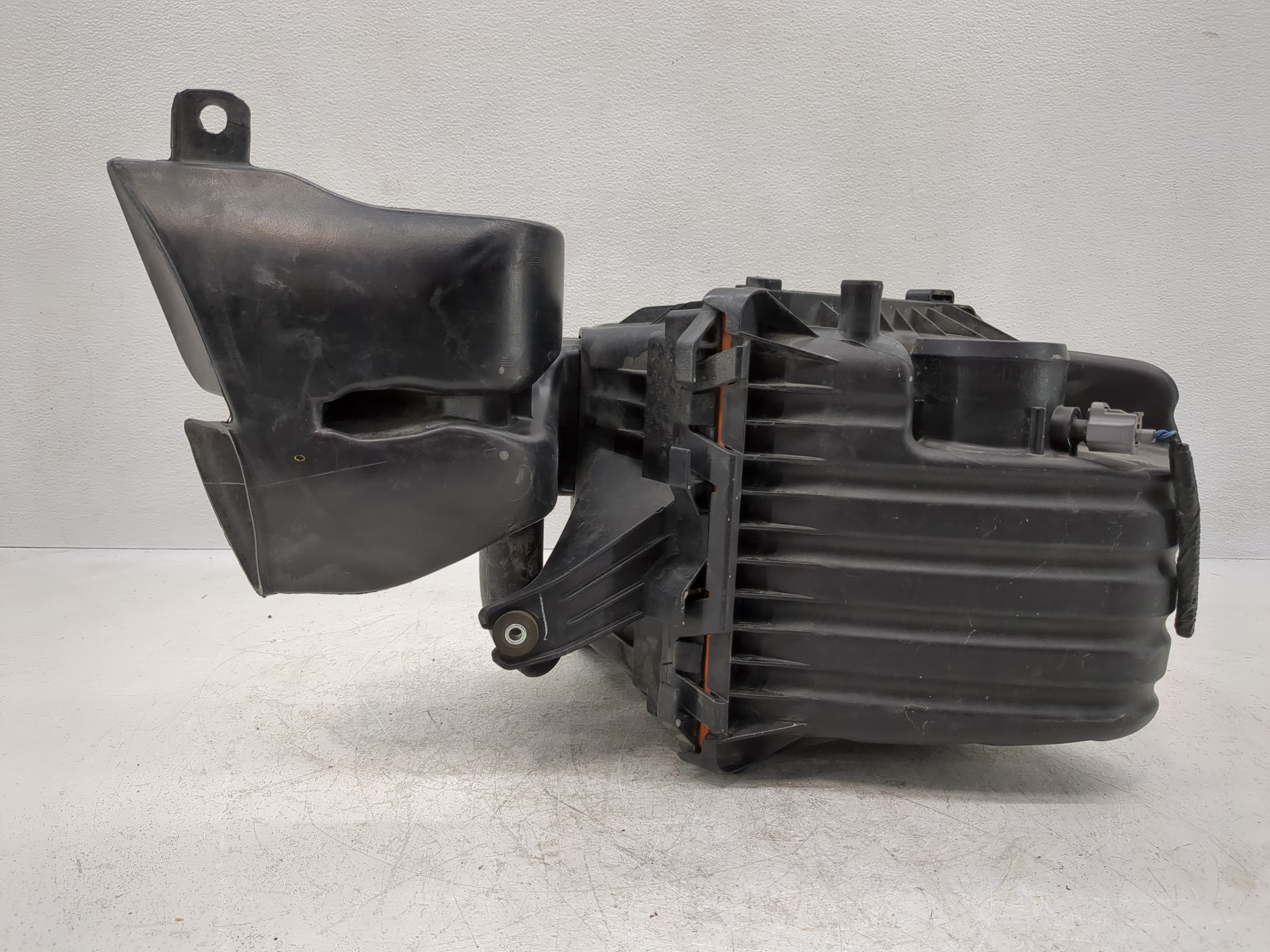 Picture of 2011-2014 Chrysler 200 Air Cleaner Intake-duct Hose Tube 1134330