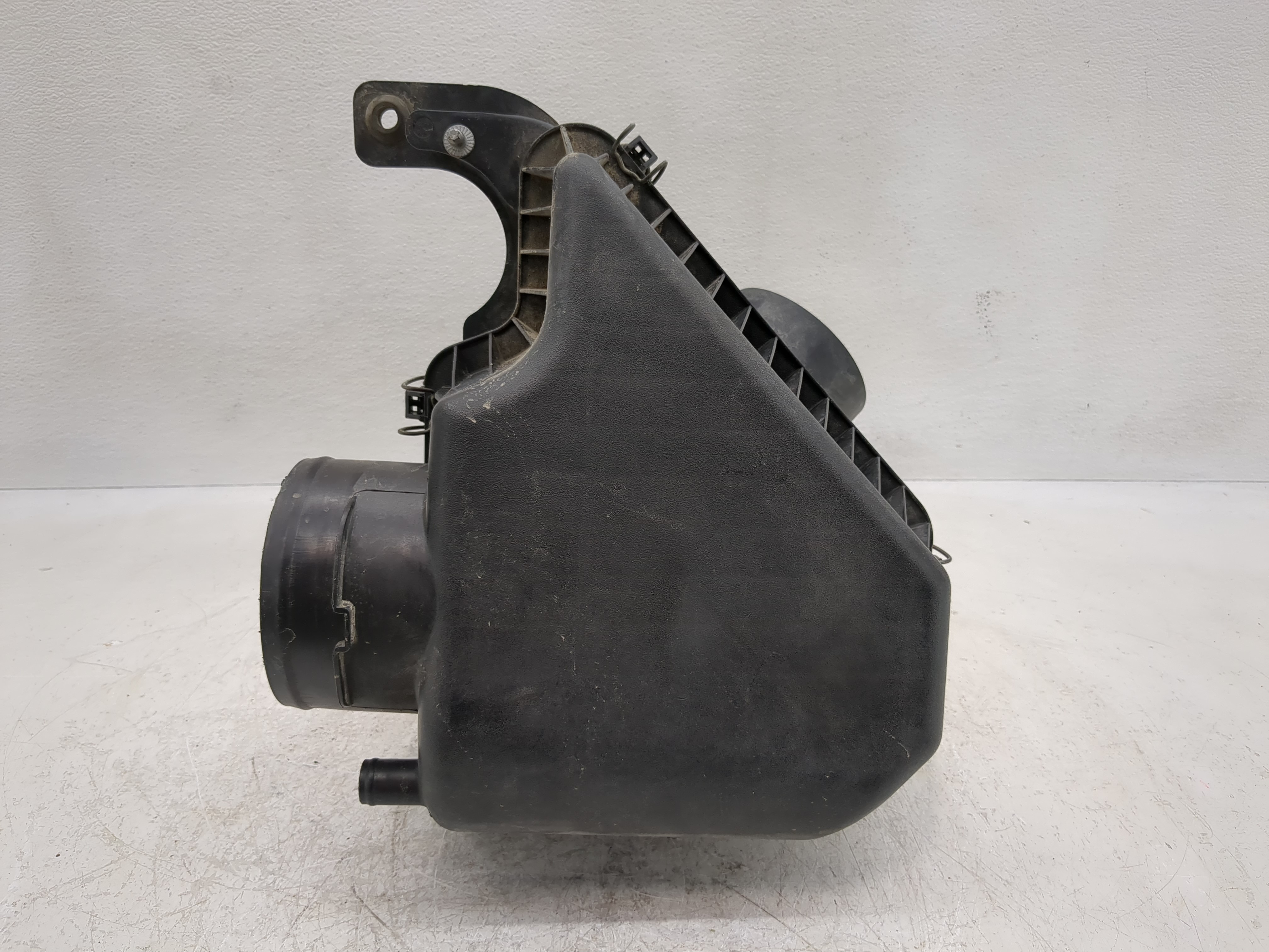 Picture of Dodge Caravan Air Cleaner Intake-duct Hose Tube 1134335