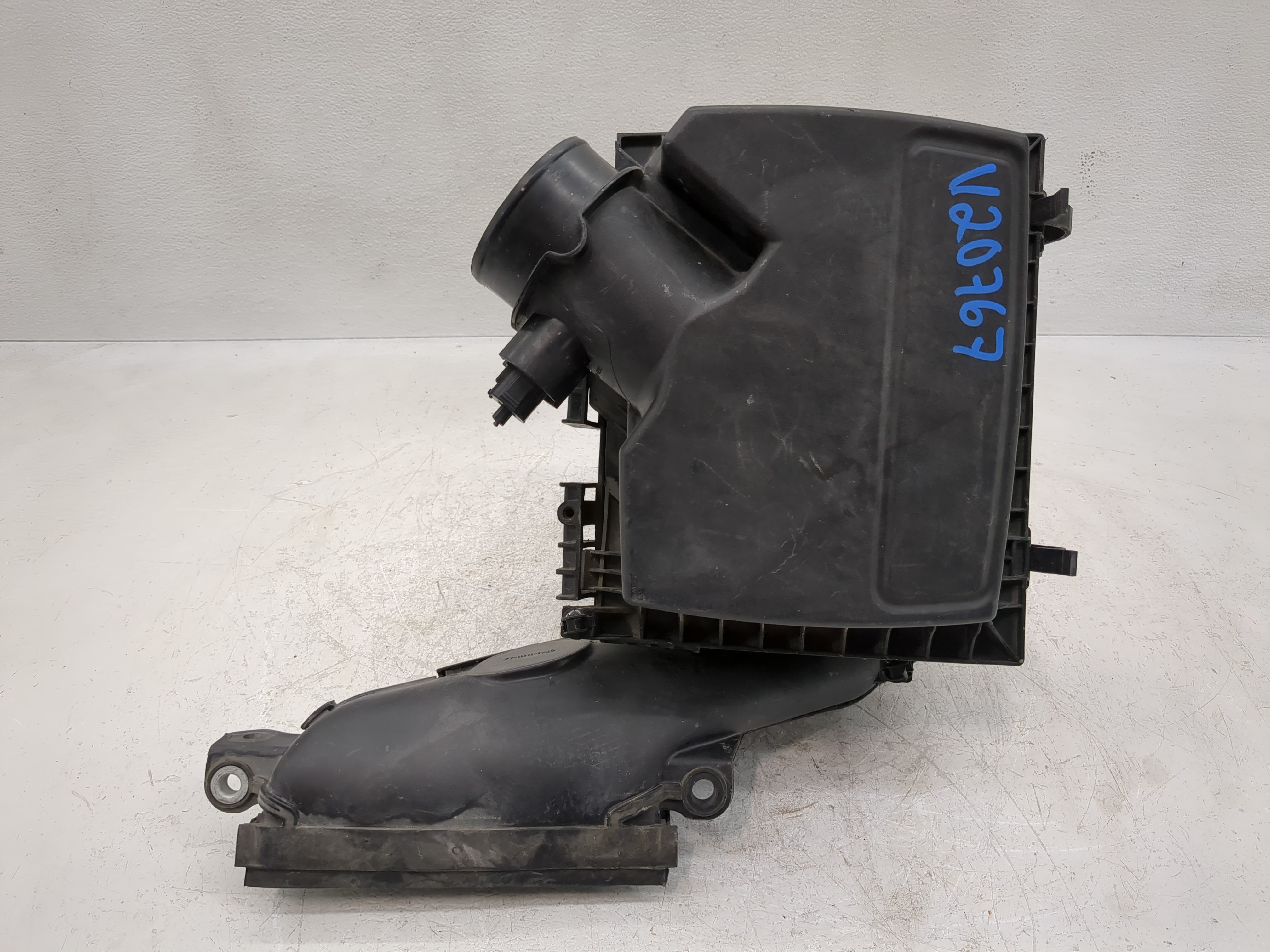 Picture of 2017-2020 Ford Fusion Air Cleaner Intake-duct Hose Tube 1134344