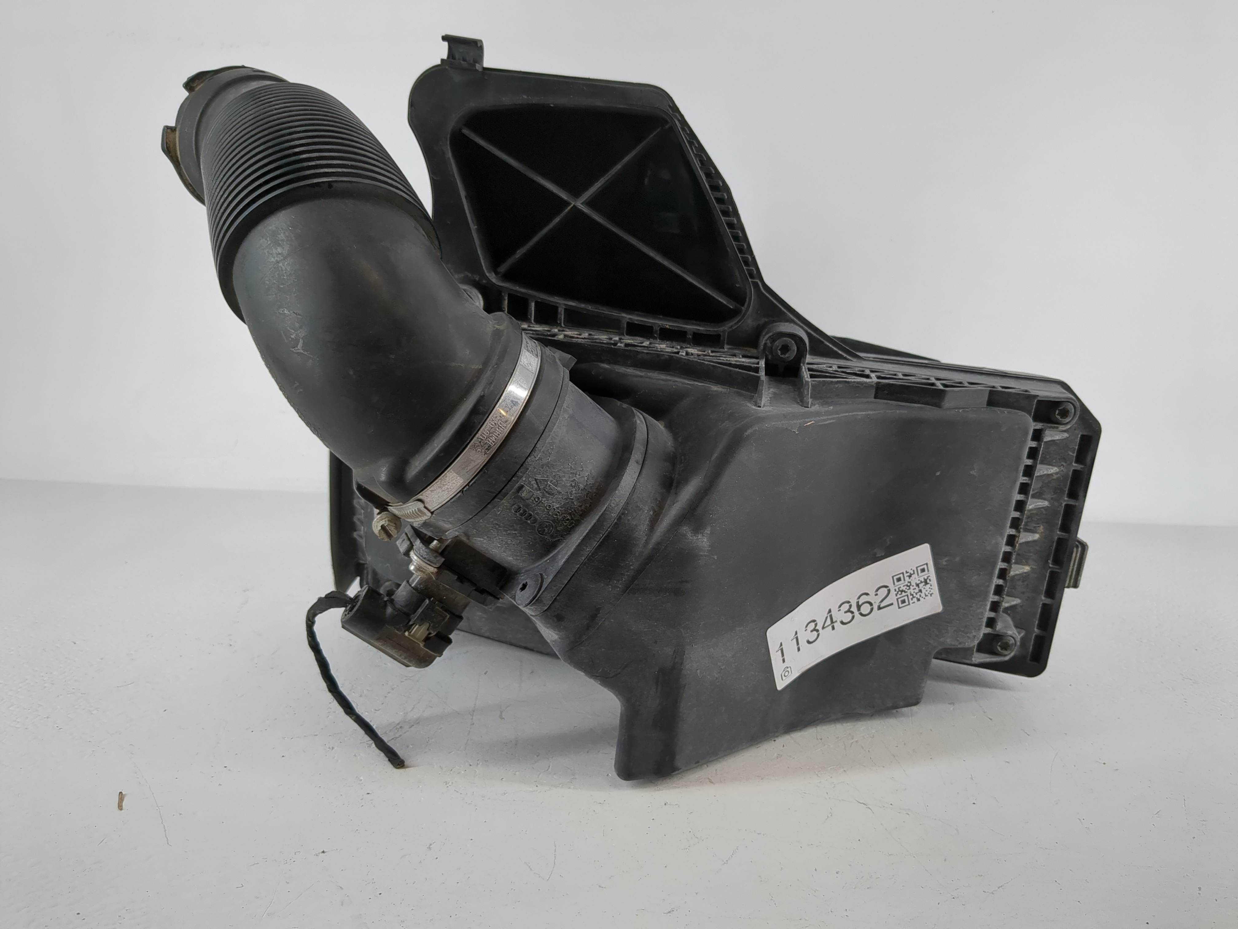 Picture of 2012-2016 Audi A4 Air Cleaner Intake-duct Hose Tube 1134362