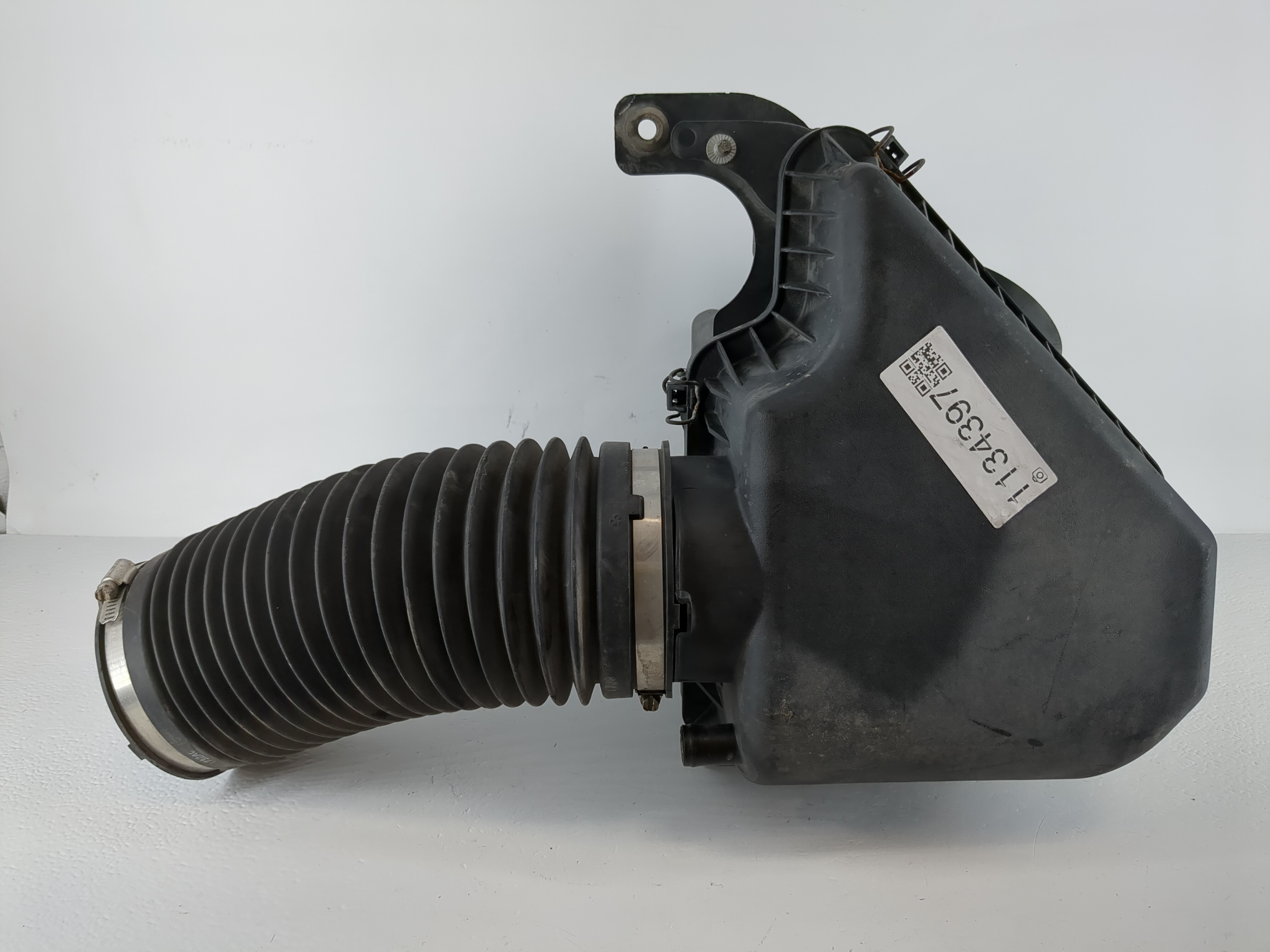 Picture of Dodge Caravan Air Cleaner Intake-duct Hose Tube 1134397