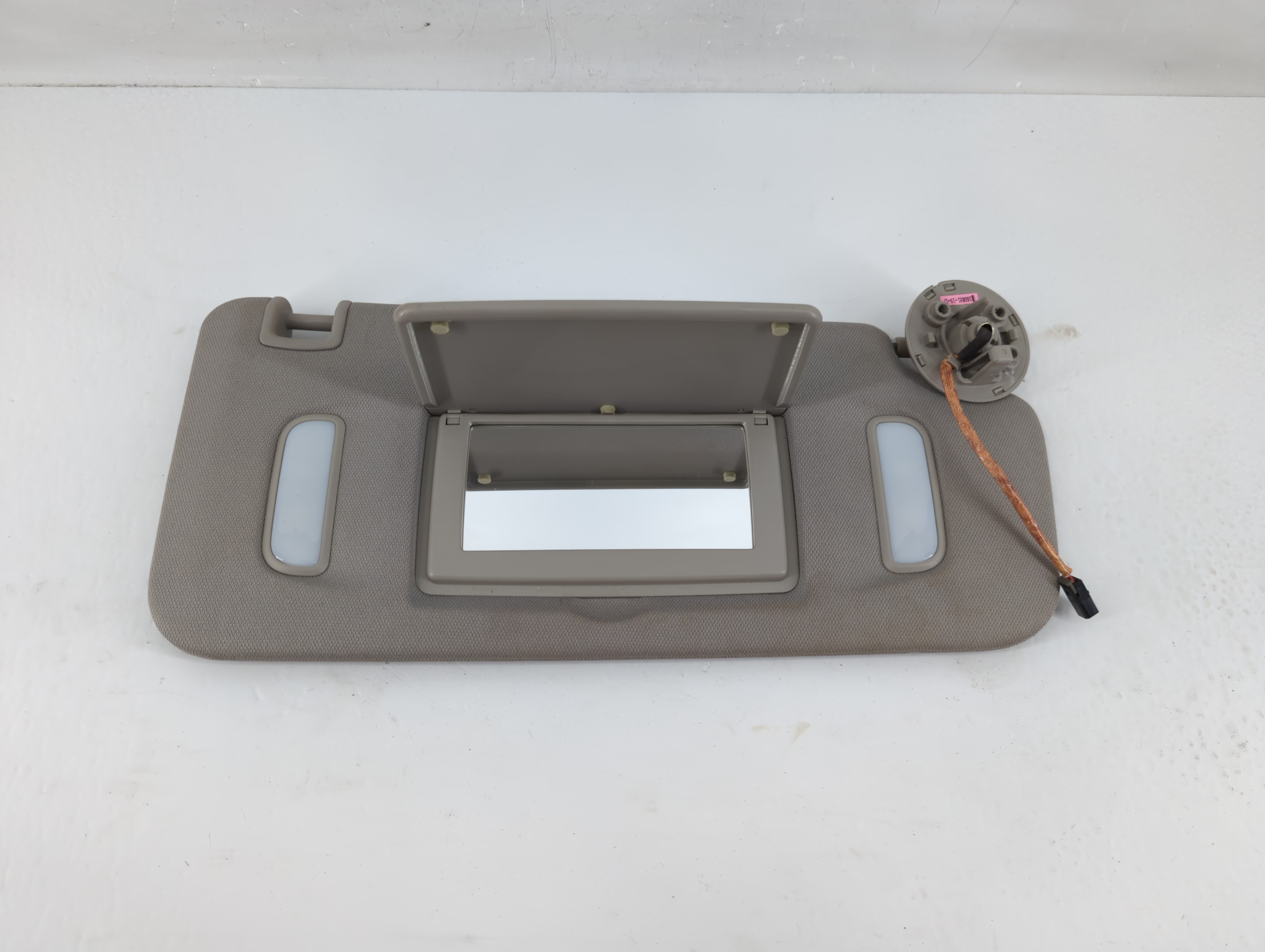 Picture of 2010-2017 Chevrolet Equinox Passenger Sun Visor Mirror Right Sunvisor 1135387