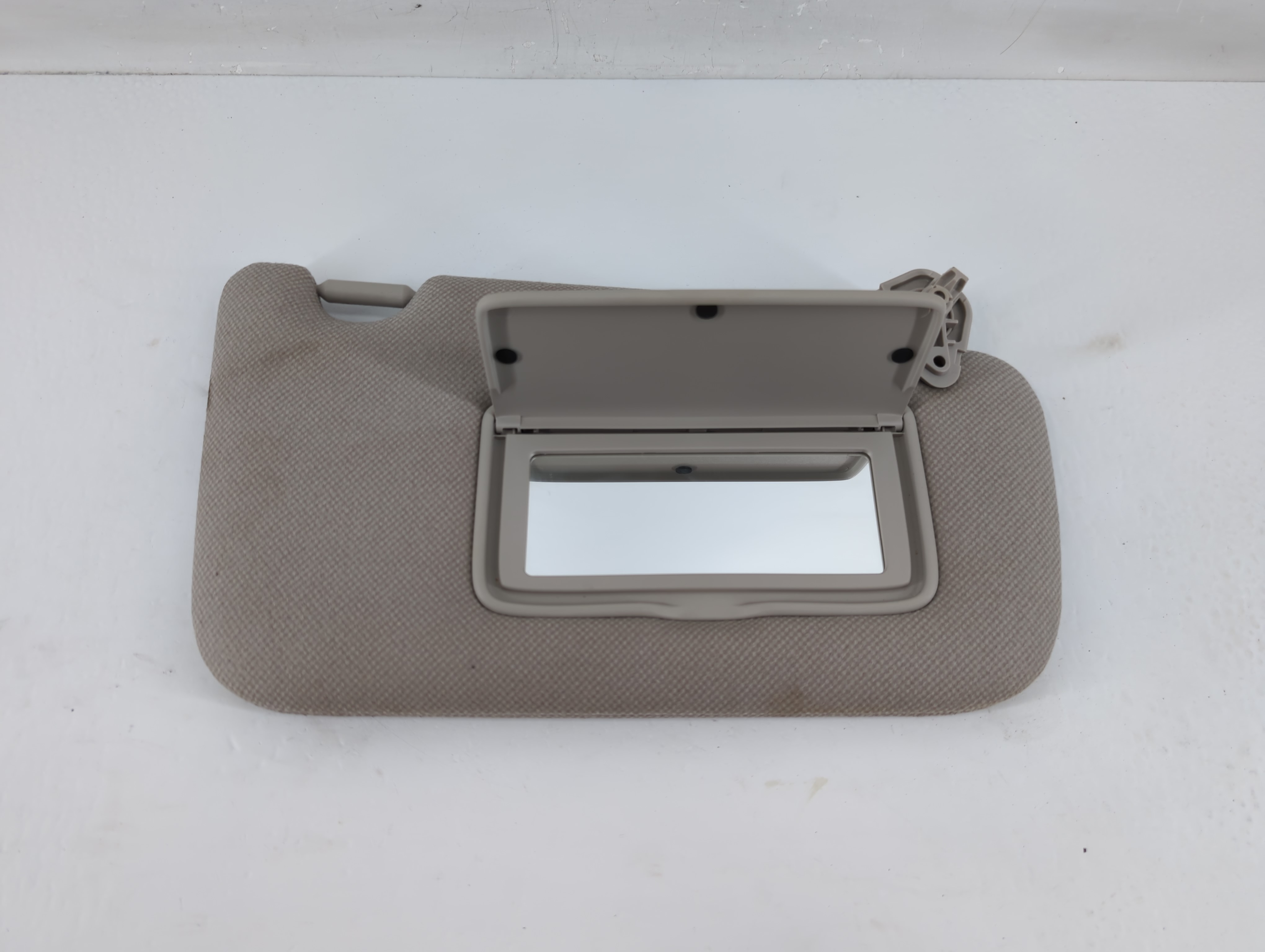 2013-2019 Nissan Sentra Passenger Sun Visor Mirror Right Sunvisor Grey 1135394 - Oemusedautoparts1.com
