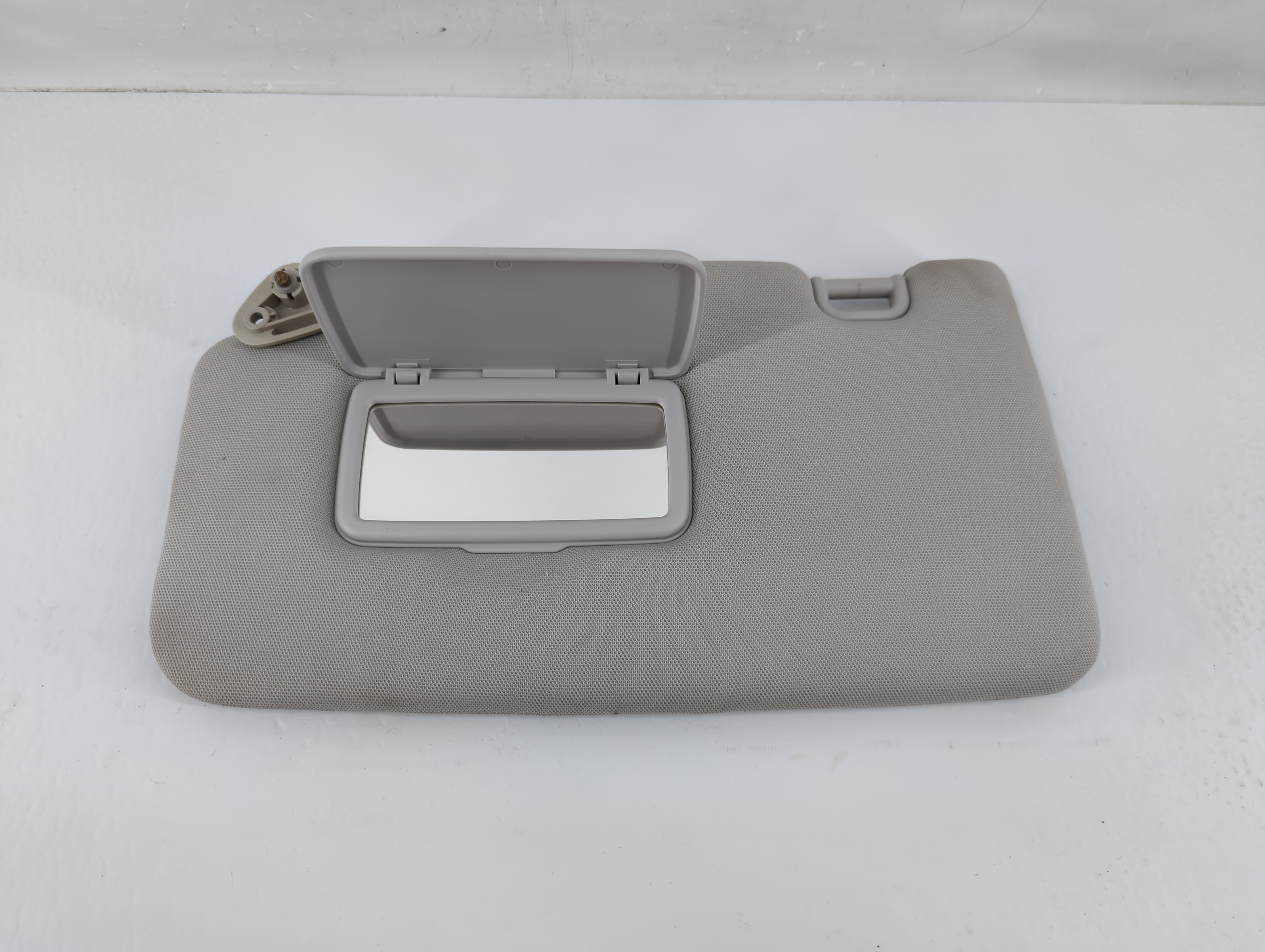 2016 Subaru Forester Driver Sun Visor Mirror Left Sunvisor Grey 1135728 - Oemusedautoparts1.com