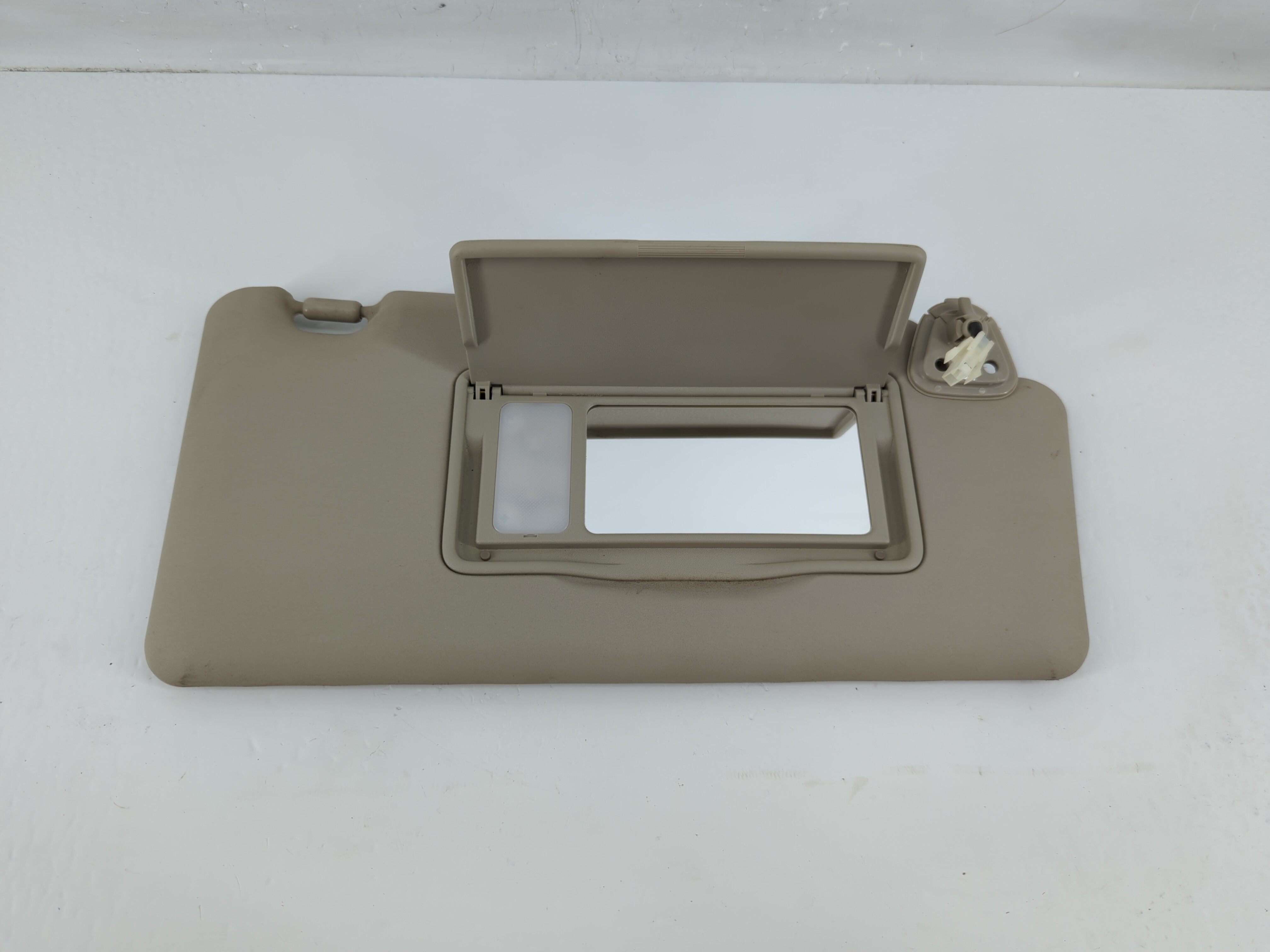 Picture of 2008-2015 Nissan Rogue Passenger Sun Visor Mirror Right Sunvisor Beige 1135730