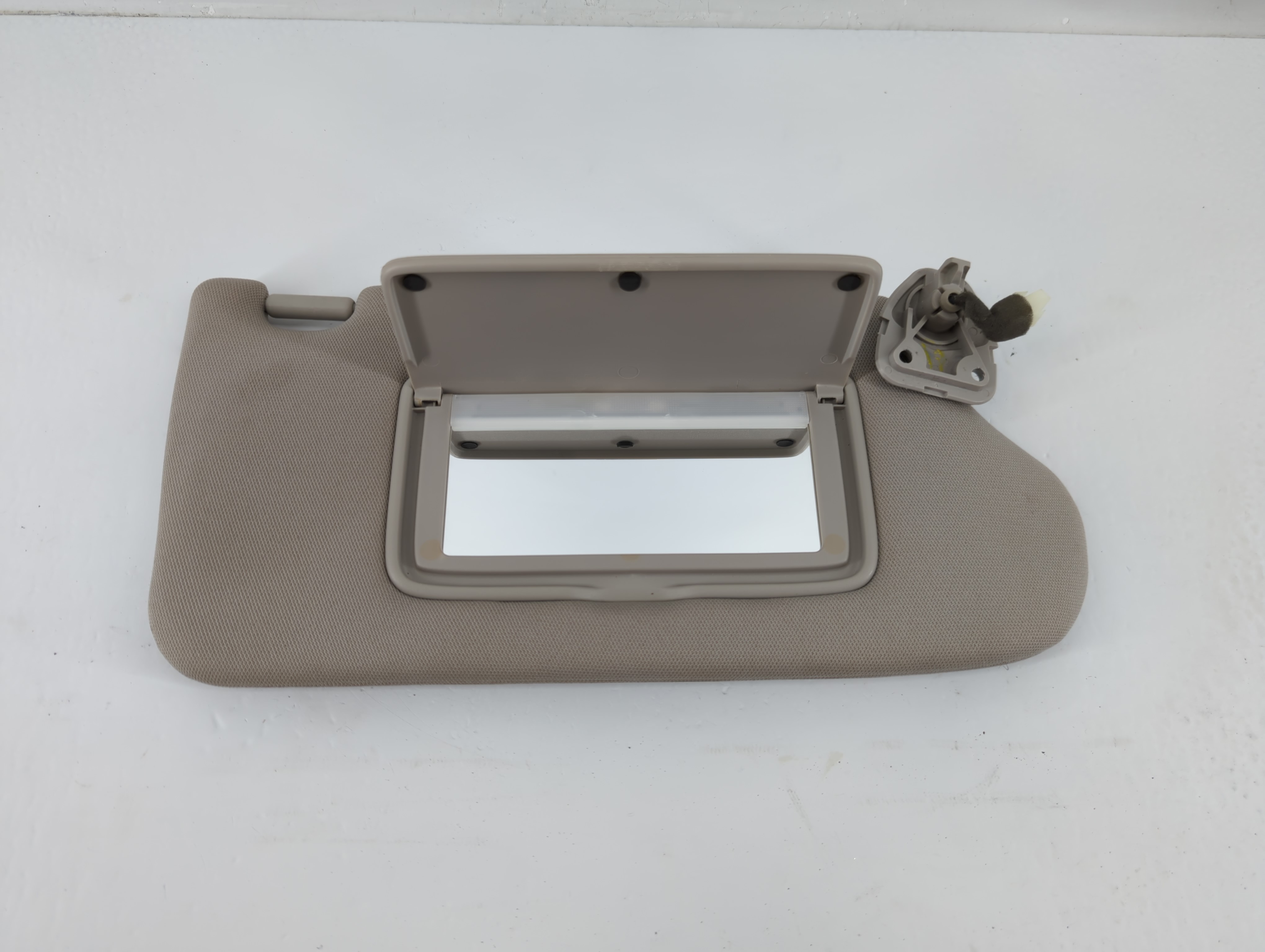 2013-2018 Nissan Altima Passenger Sun Visor Mirror Right Sunvisor 1136157 - Oemusedautoparts1.com