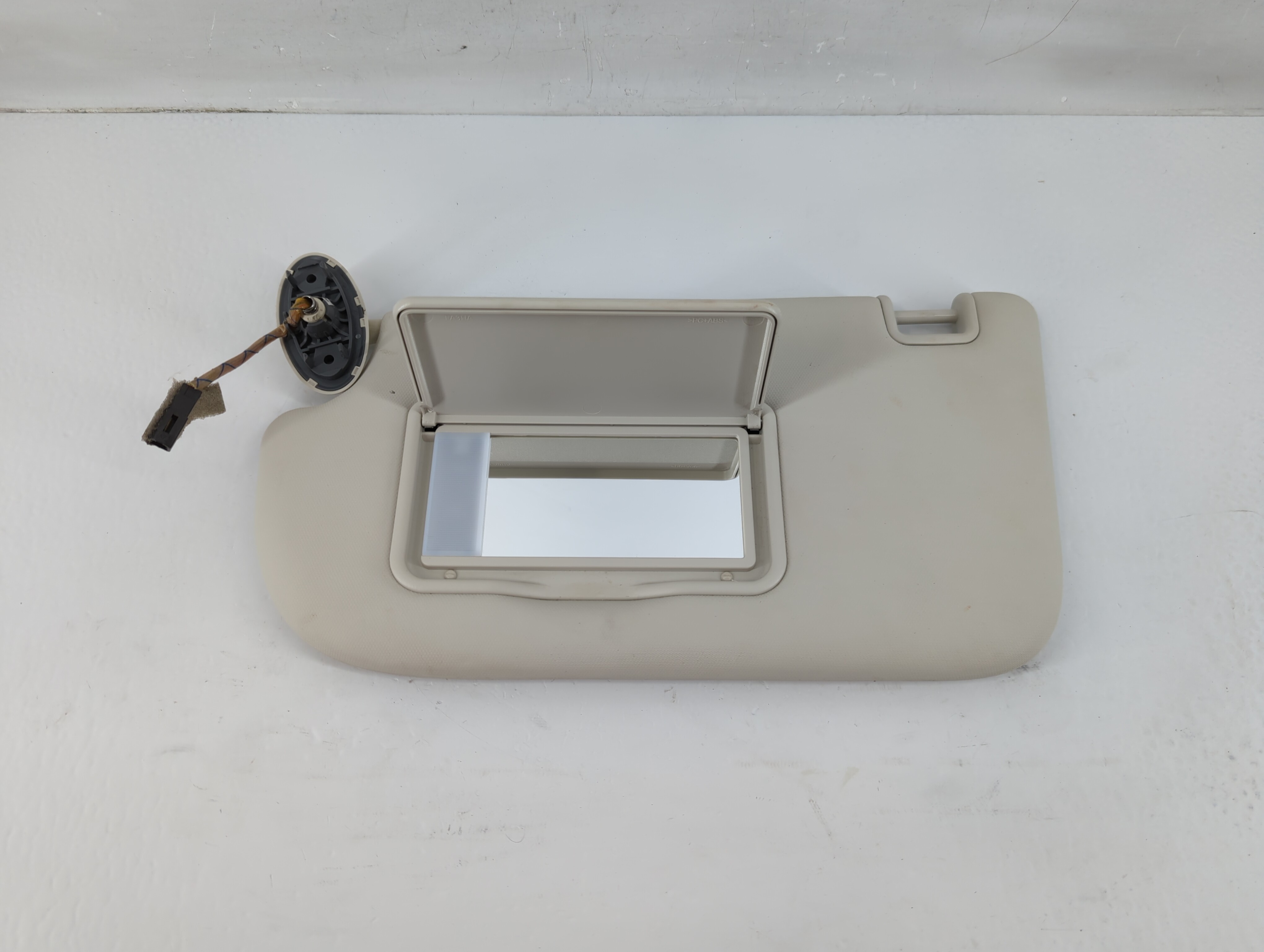 Picture of 2013-2019 Ford Escape Driver Sun Visor Mirror Left Sunvisor Ivory 1136353