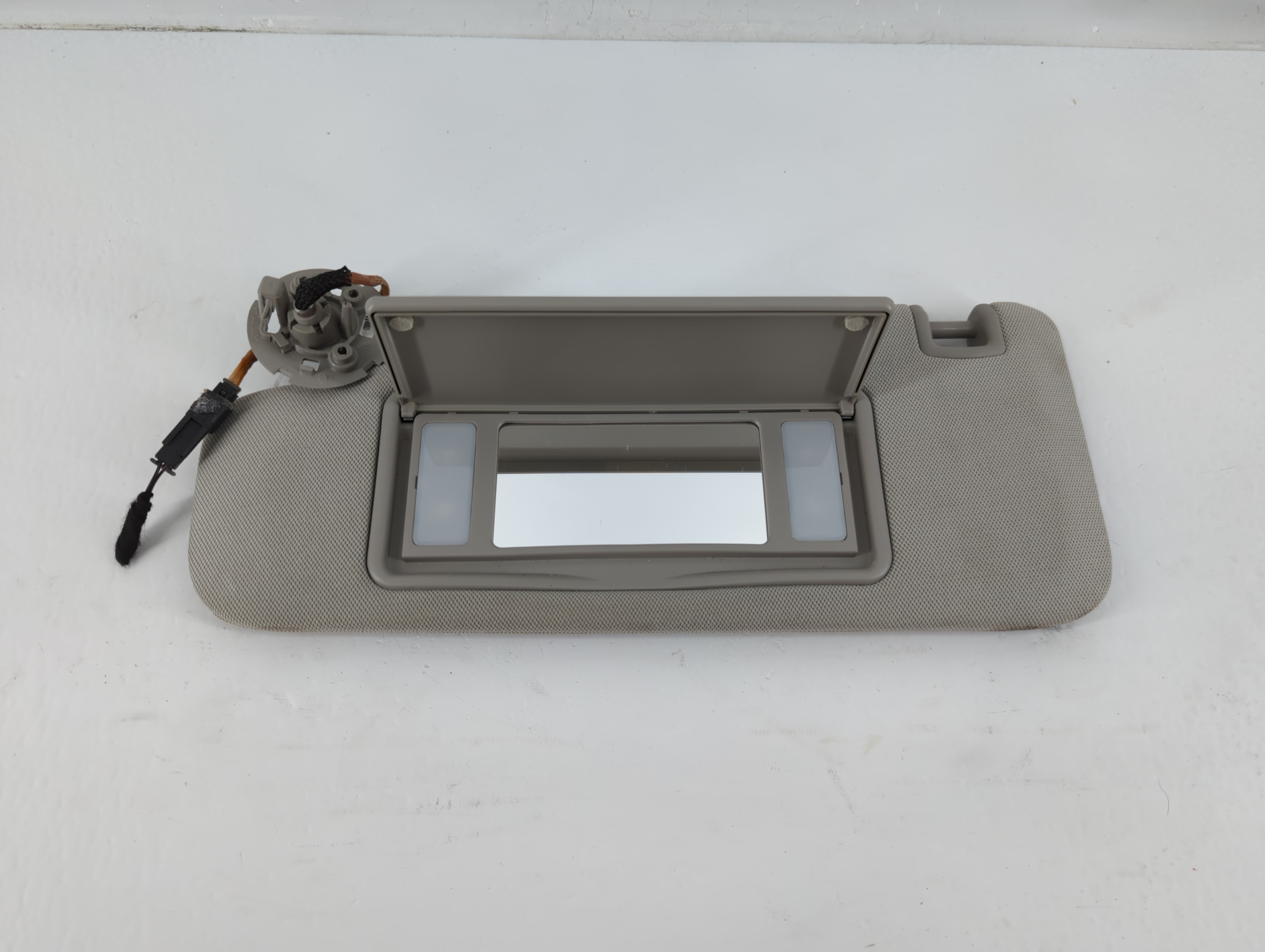 Picture of 2013-2016 Chevrolet Malibu Driver Sun Visor Mirror Left Sunvisor Grey 1136993