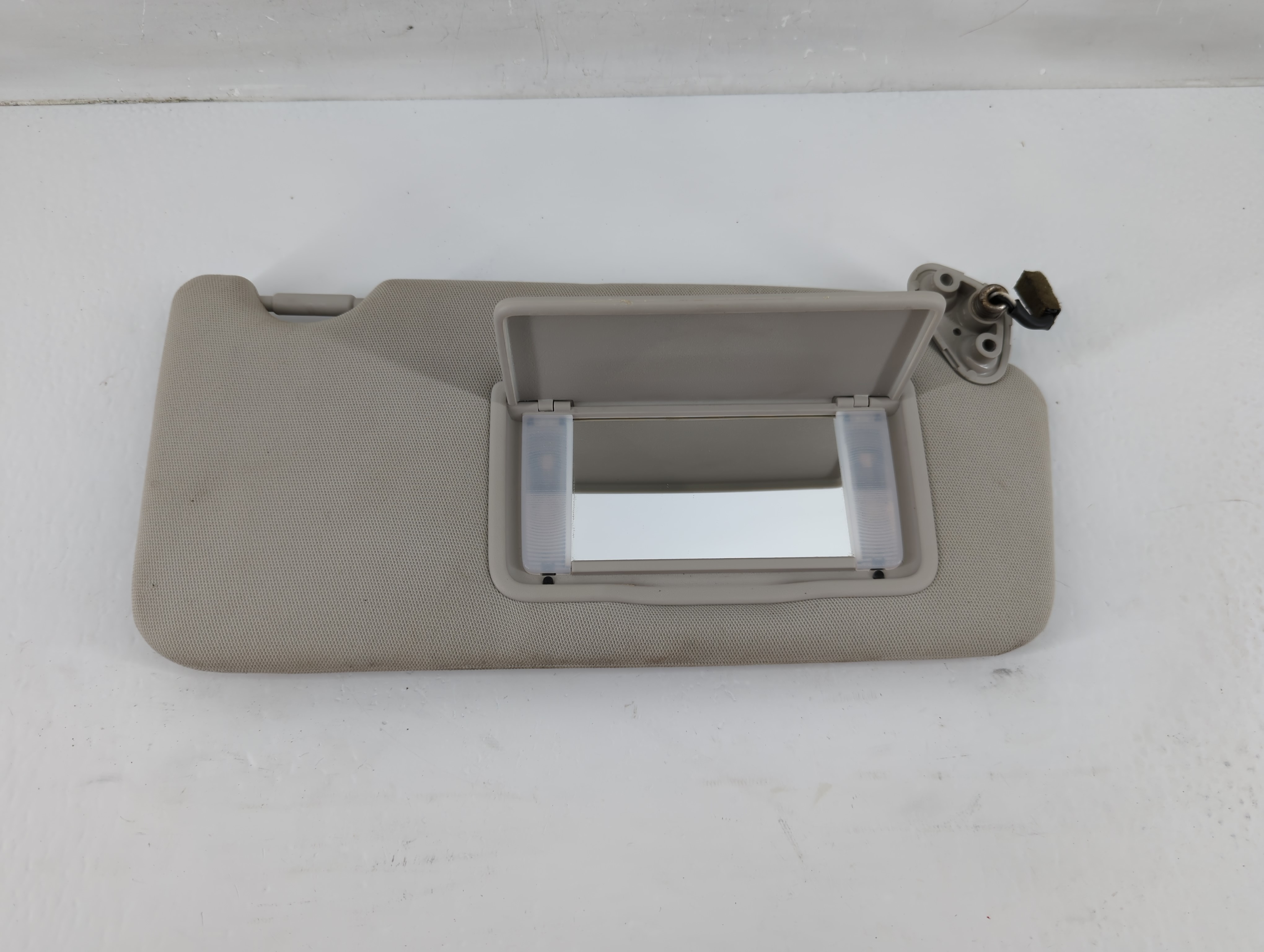2010-2014 Subaru Legacy Passenger Sun Visor Mirror Right Sunvisor Grey 1136994 - Oemusedautoparts1.com