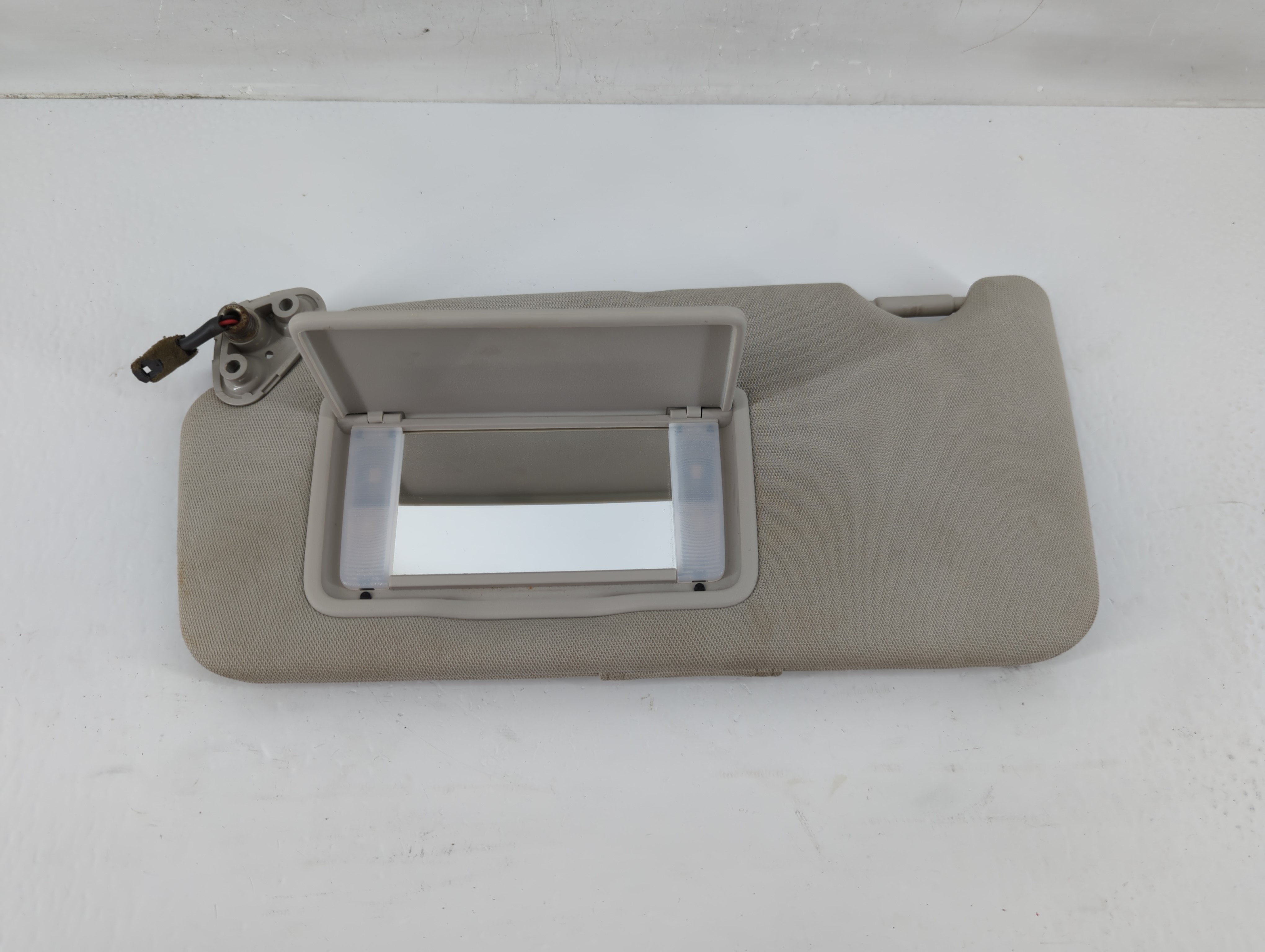 2010-2014 Subaru Legacy Driver Sun Visor Mirror Left Sunvisor Grey 1136995 - Oemusedautoparts1.com