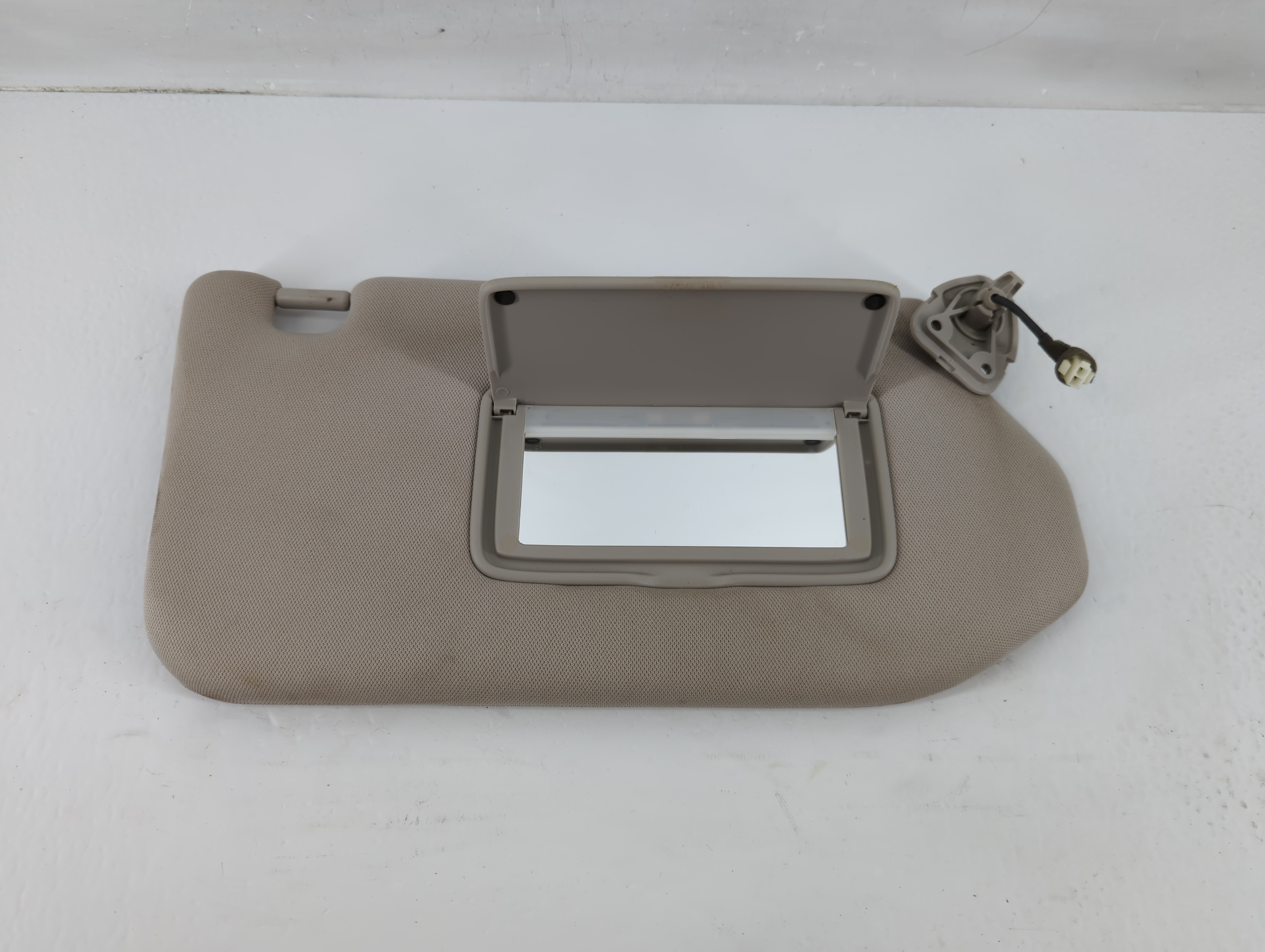 Picture of 2013-2018 Nissan Pathfinder Passenger Sun Visor Mirror Right Sunvisor 1136996