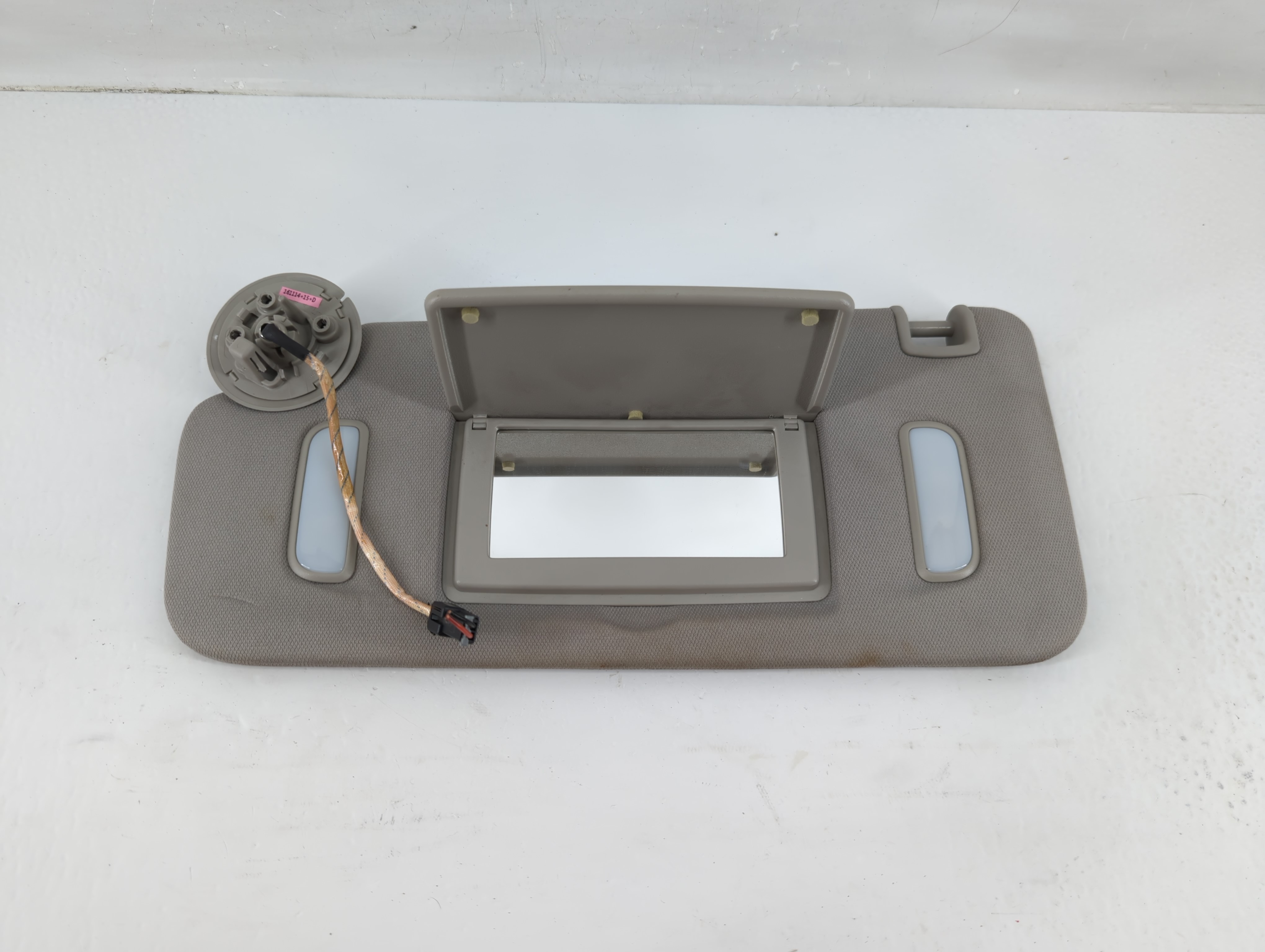 Picture of 2007-2017 Gmc Acadia Driver Sun Visor Mirror Left Sunvisor Grey 1137001