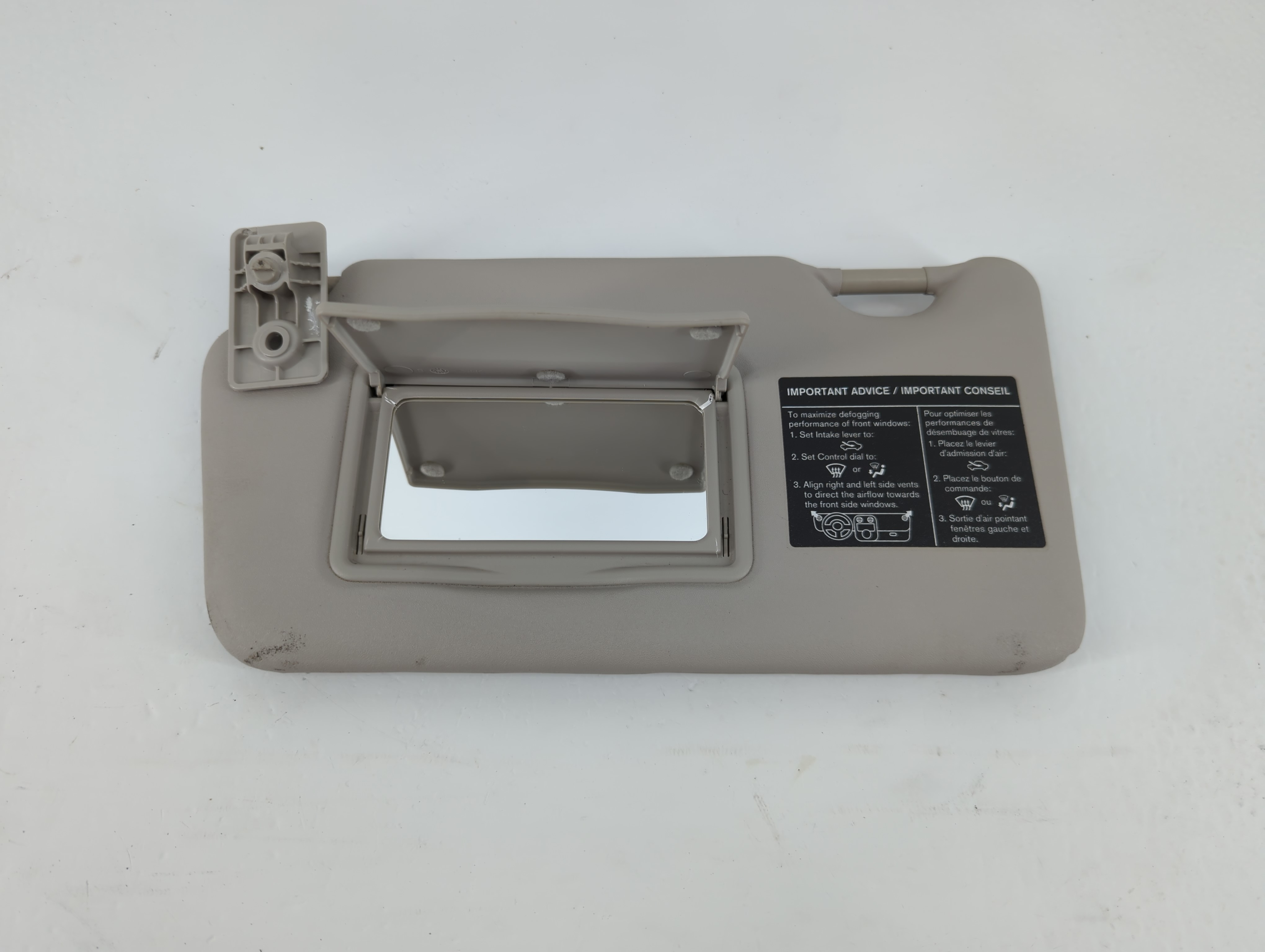 Picture of 2016-2019 Nissan Versa Driver Sun Visor Mirror Left Sunvisor Grey 1137055