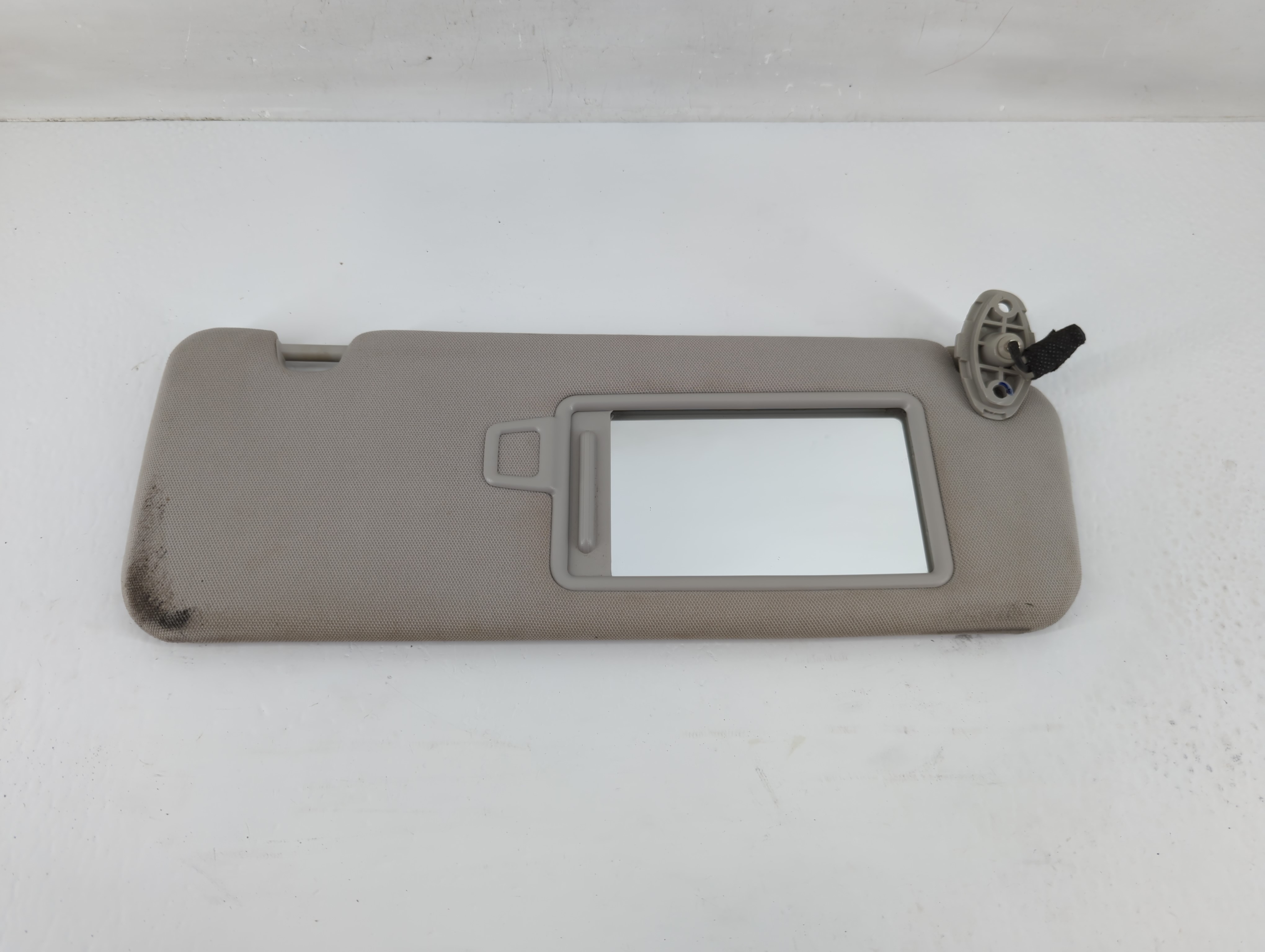 2016-2020 Kia Sorento Driver Sun Visor Mirror Left Sunvisor Grey 1137060 - Oemusedautoparts1.com