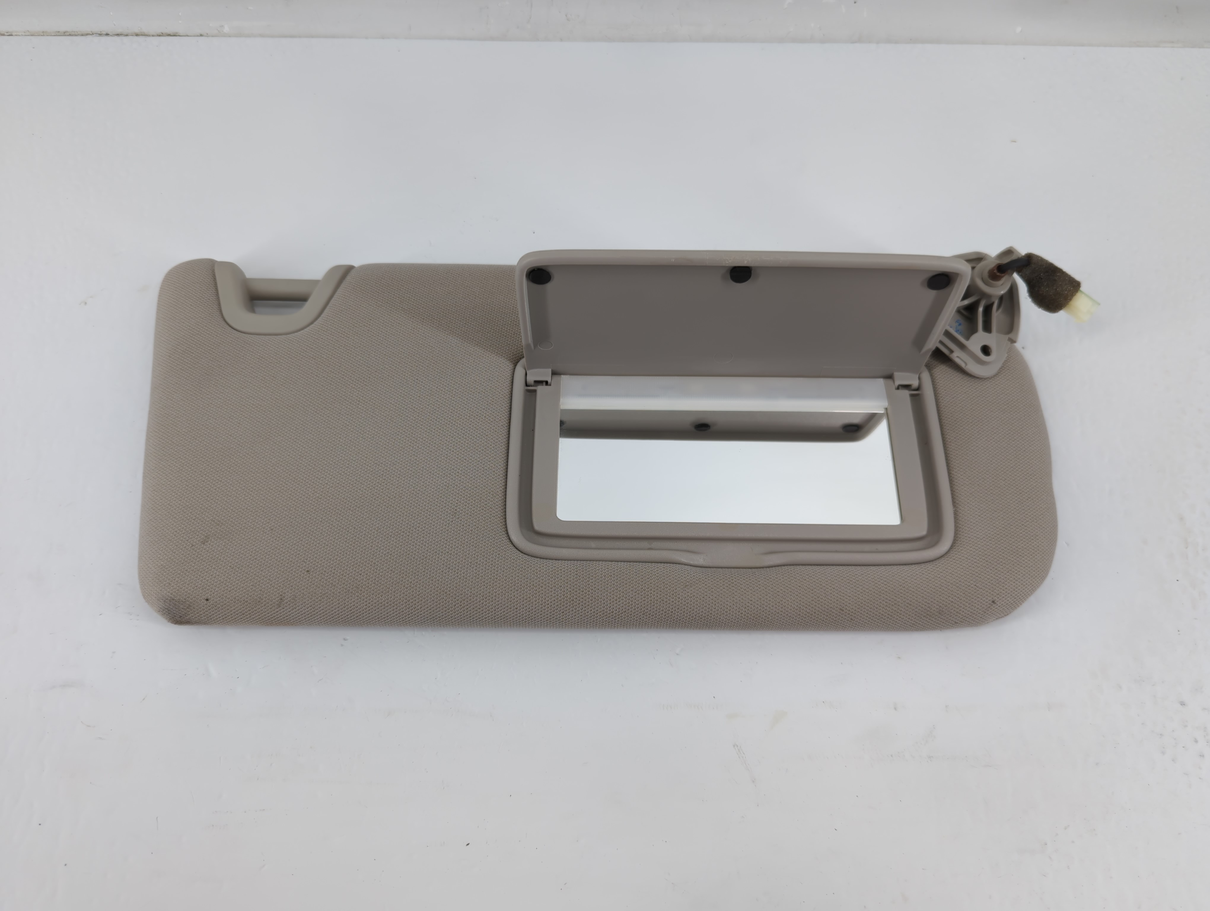 2021-2022 Nissan Altima Passenger Sun Visor Mirror Right Sunvisor 1137088 - Oemusedautoparts1.com