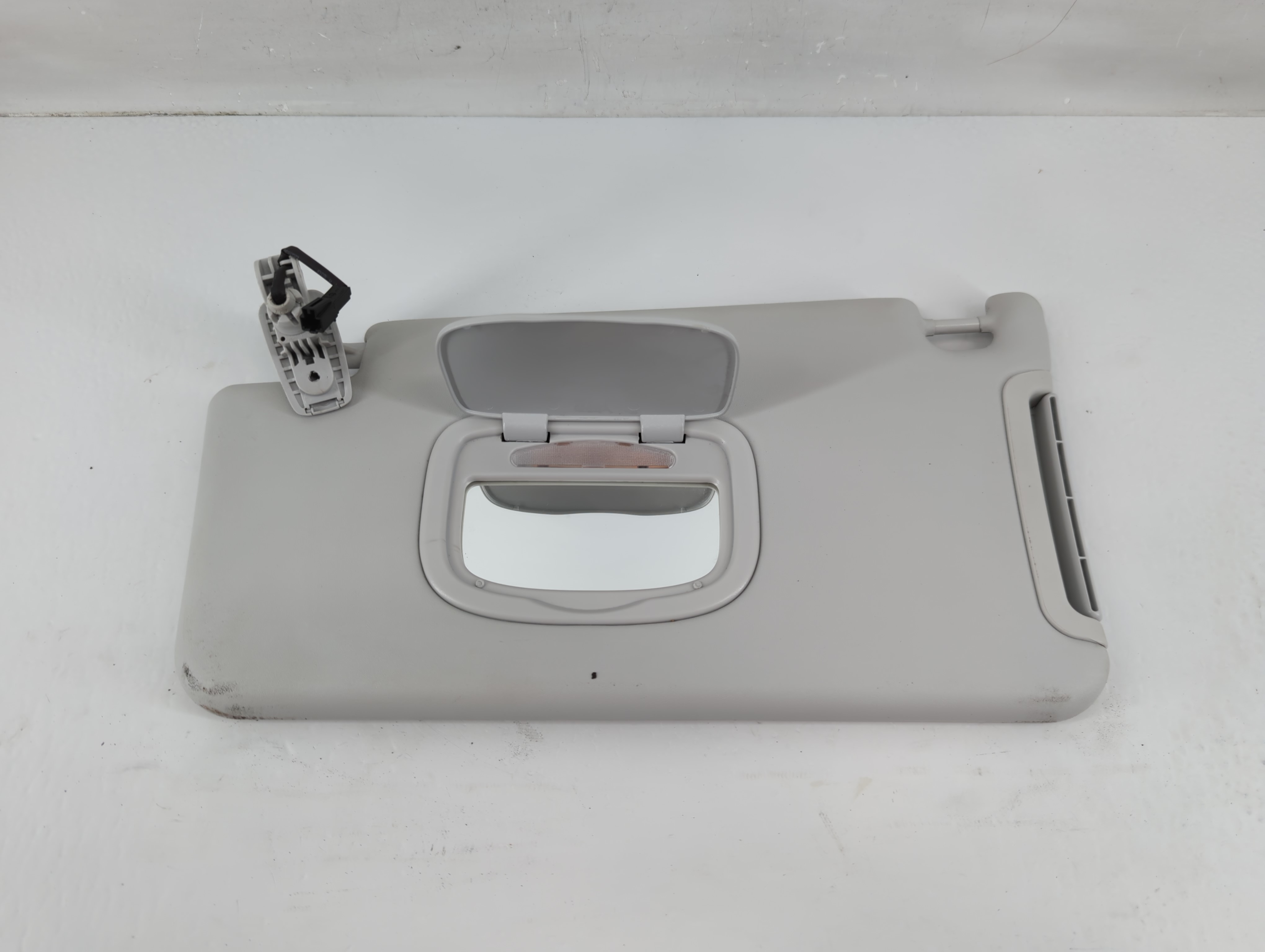 Picture of 2015-2022 Jeep Renegade Driver Sun Visor Mirror Left Sunvisor Pale Grey 1137108