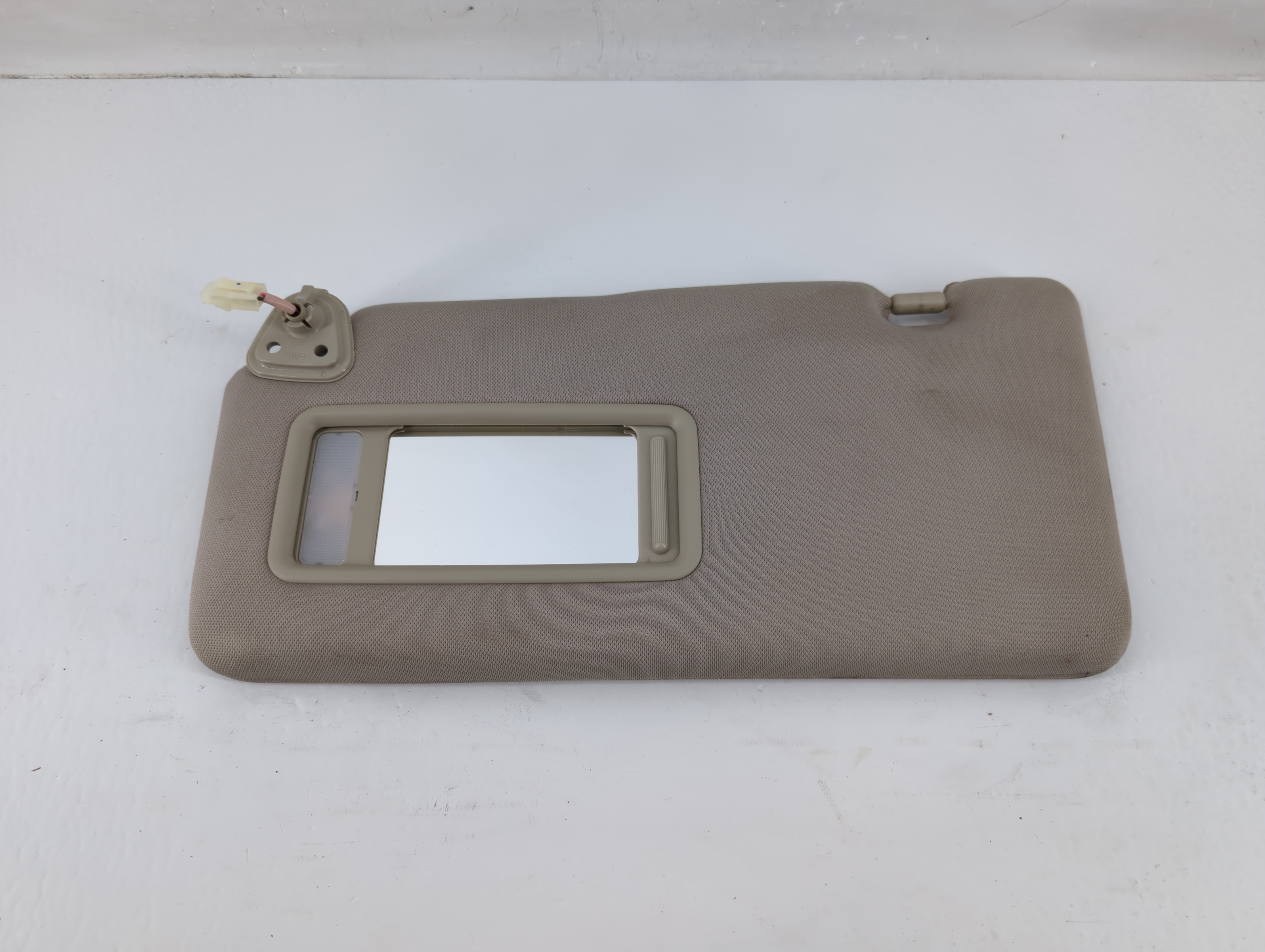 Picture of 2007-2011 Nissan Versa Driver Sun Visor Mirror Left Sunvisor Grey 1137124