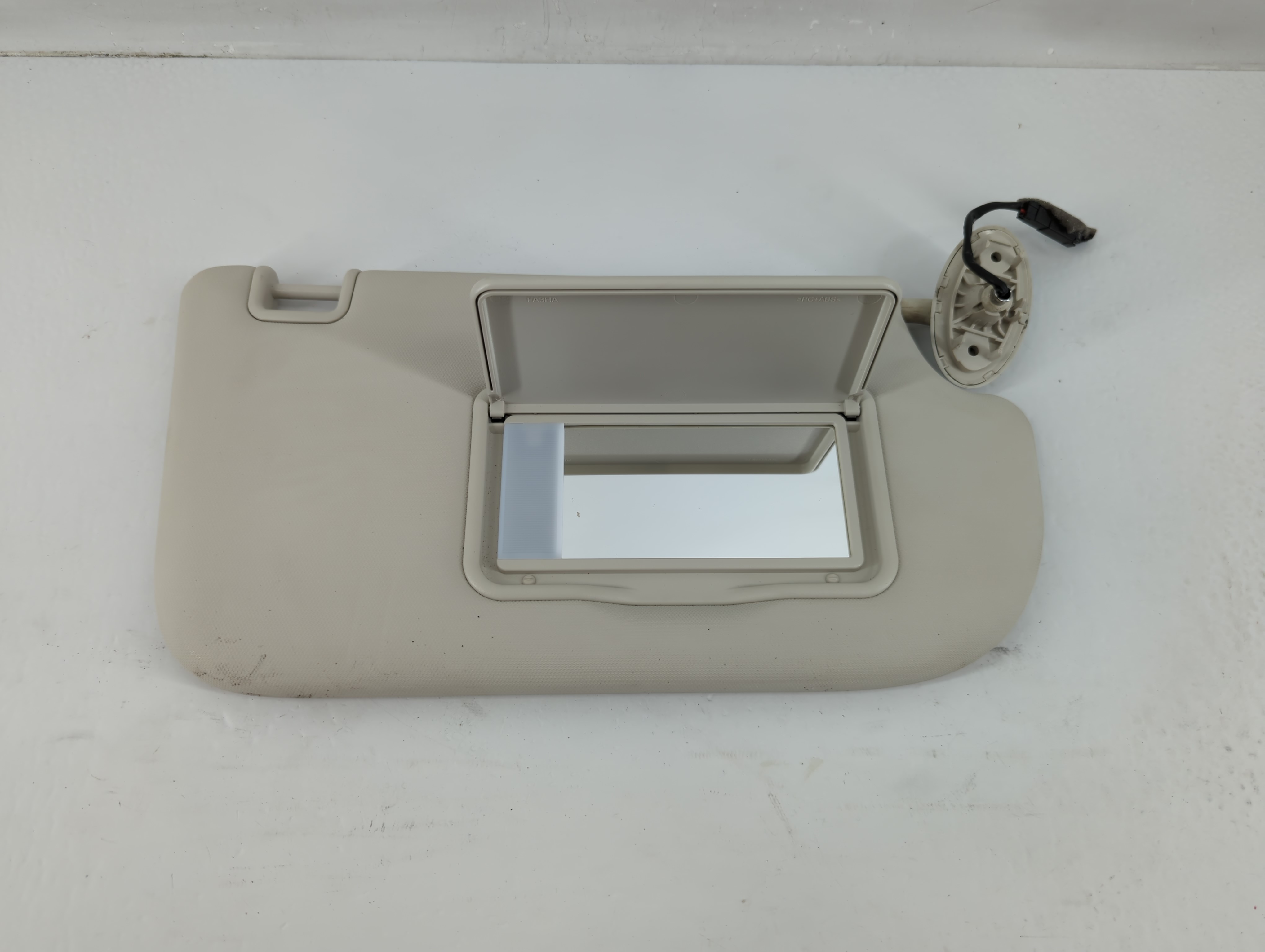 Picture of 2013-2019 Ford Escape Passenger Sun Visor Mirror Right Sunvisor Ivory 1137151