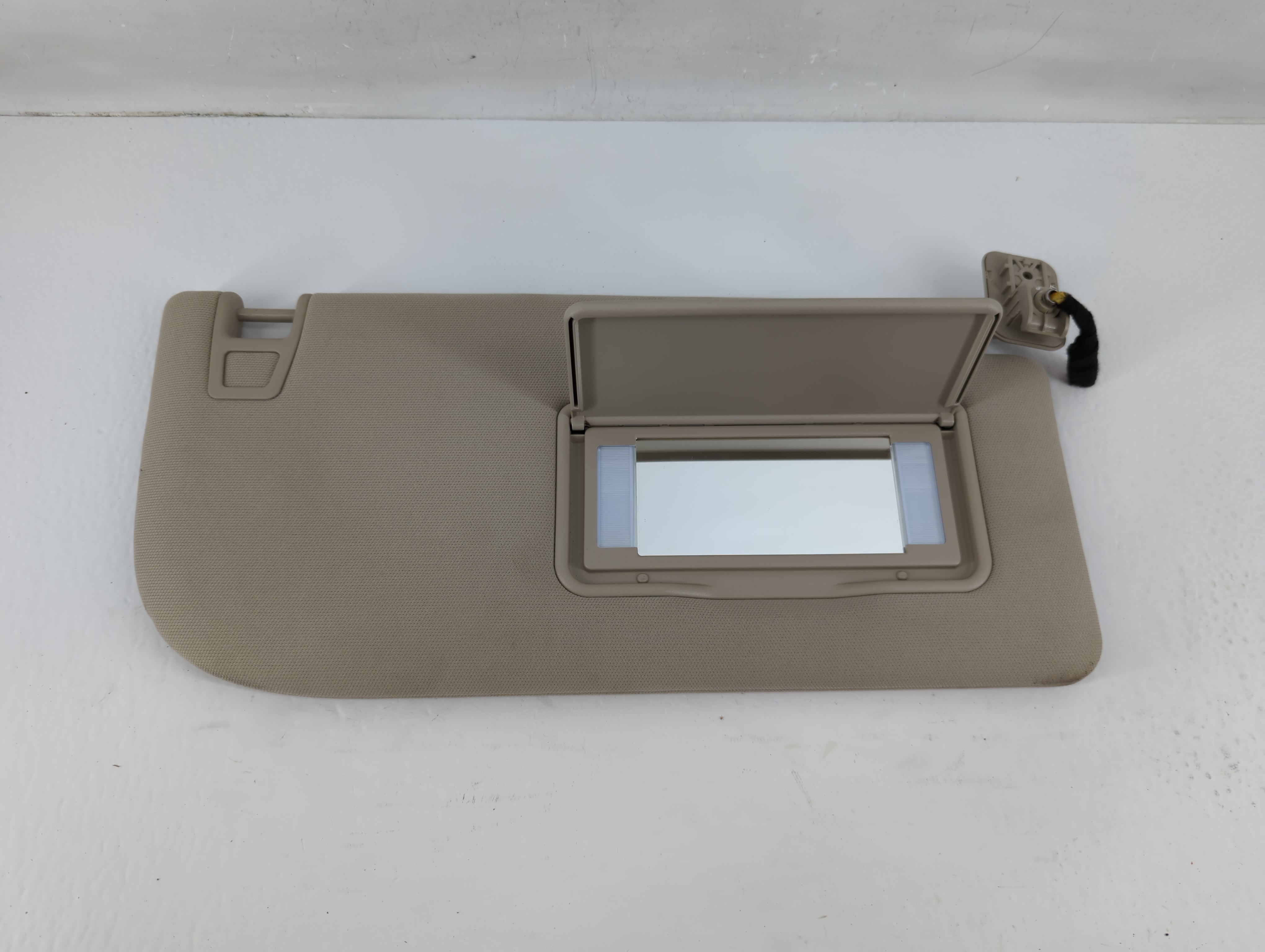 Picture of 2018-2021 Ford Expedition Passenger Sun Visor Mirror Right Sunvisor 1137155