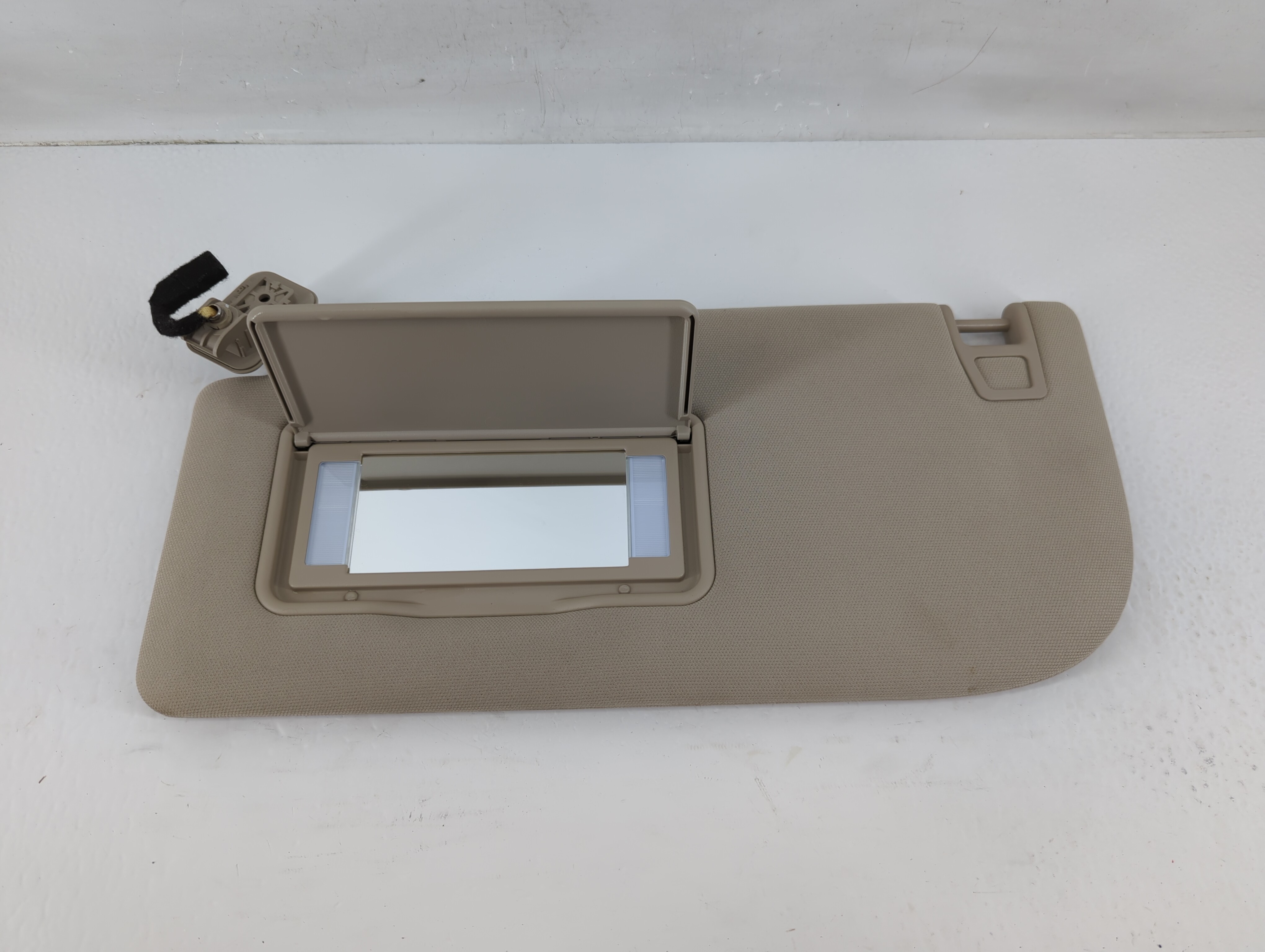 Picture of 2018-2021 Ford Expedition Driver Sun Visor Mirror Left Sunvisor 1137156