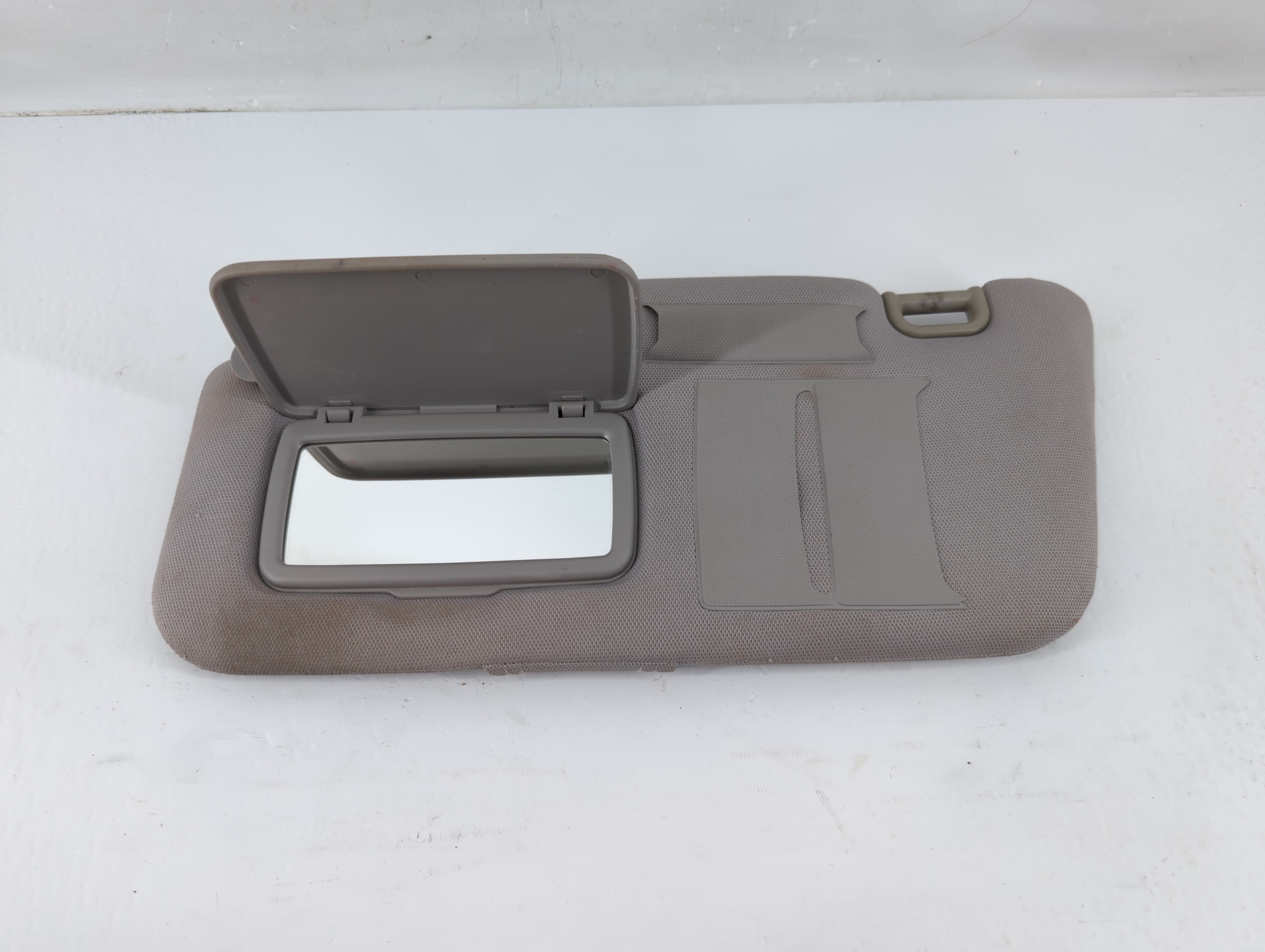 2006-2008 Subaru Forester Driver Sun Visor Mirror Left Sunvisor Grey 1137158 - Oemusedautoparts1.com