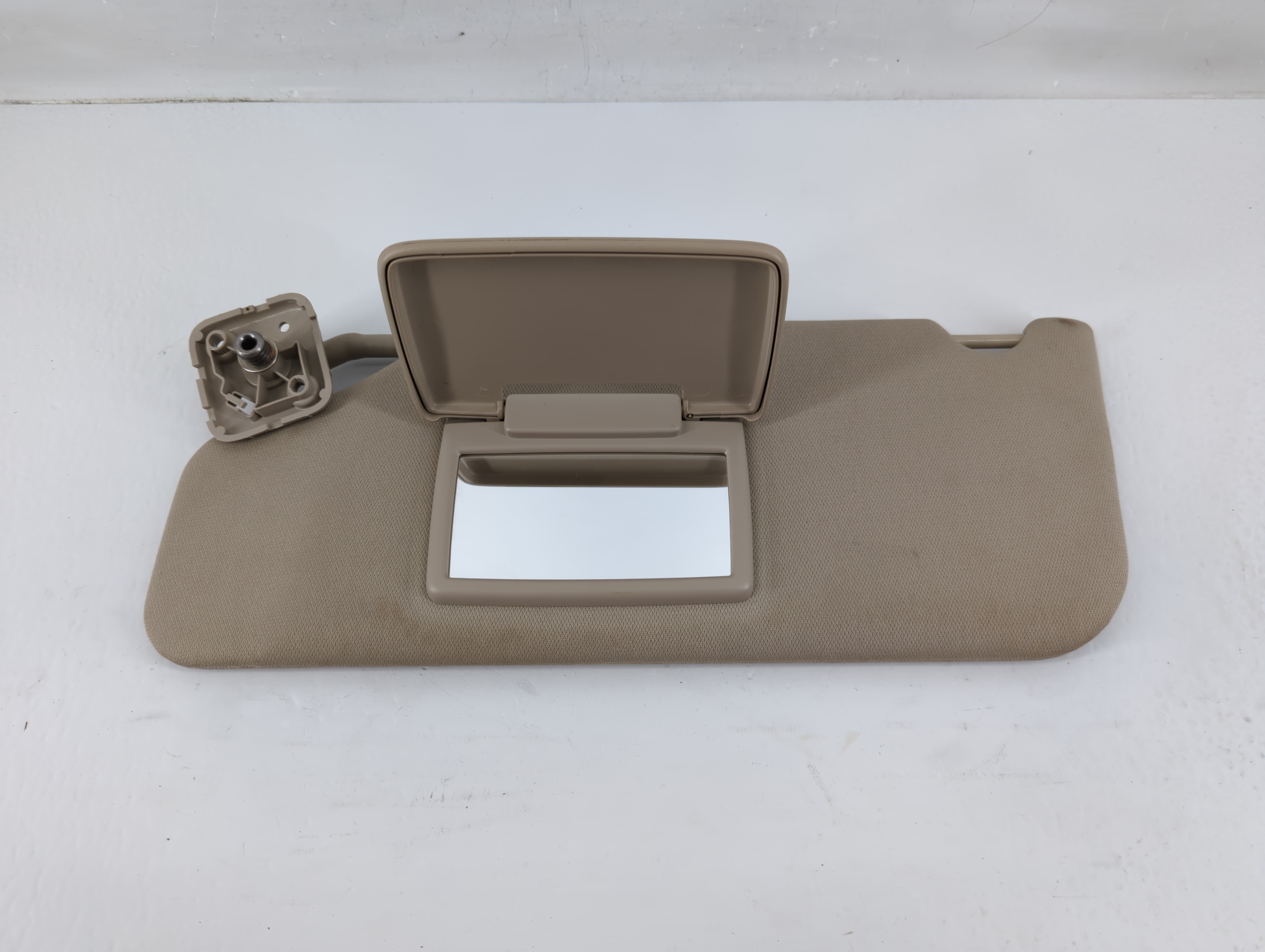 2011-2014 Ford Edge Driver Sun Visor Mirror Left Sunvisor Beige 1137159 - Oemusedautoparts1.com