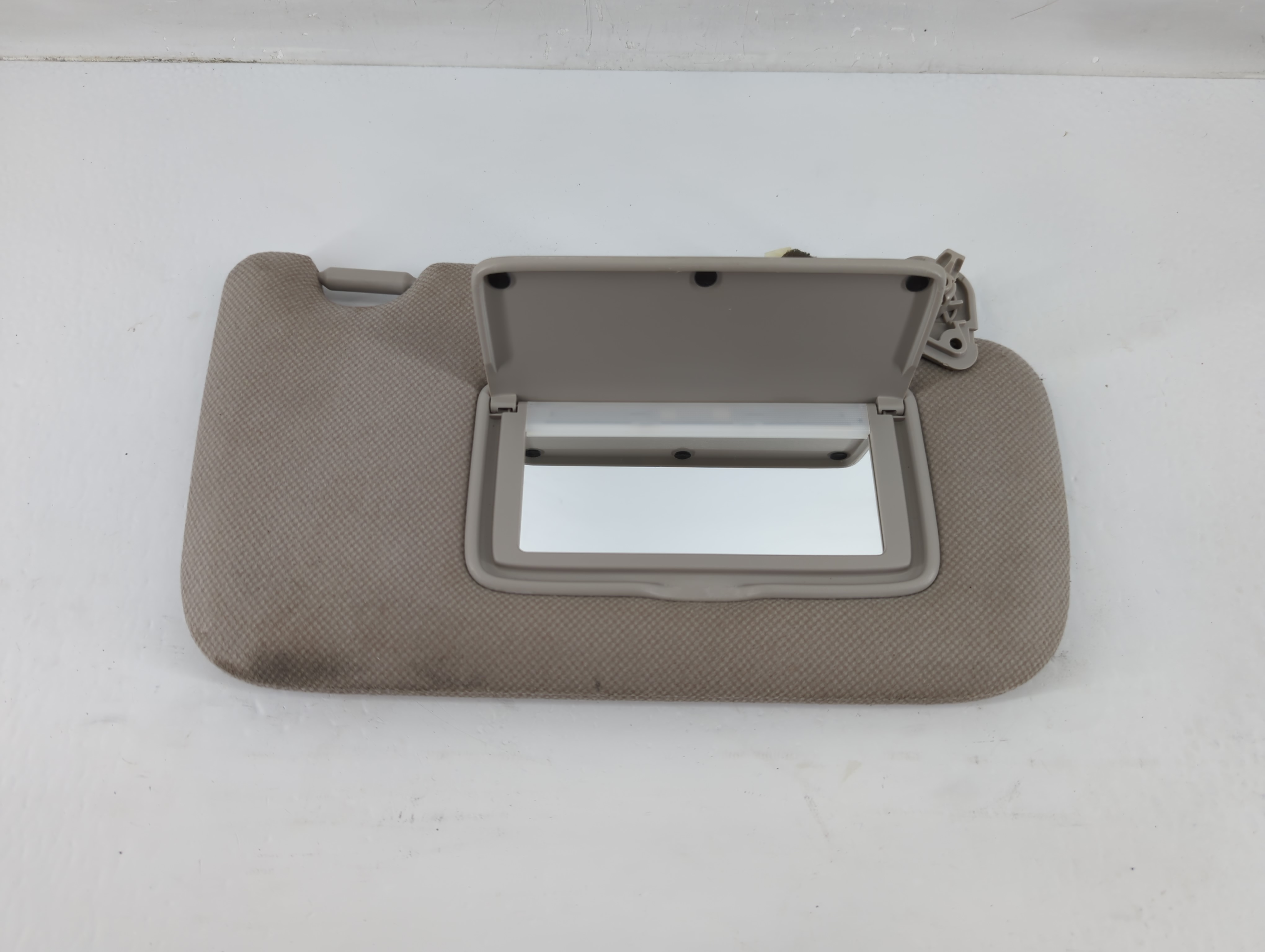 2013-2019 Nissan Sentra Passenger Sun Visor Mirror Right Sunvisor Grey 1137160 - Oemusedautoparts1.com