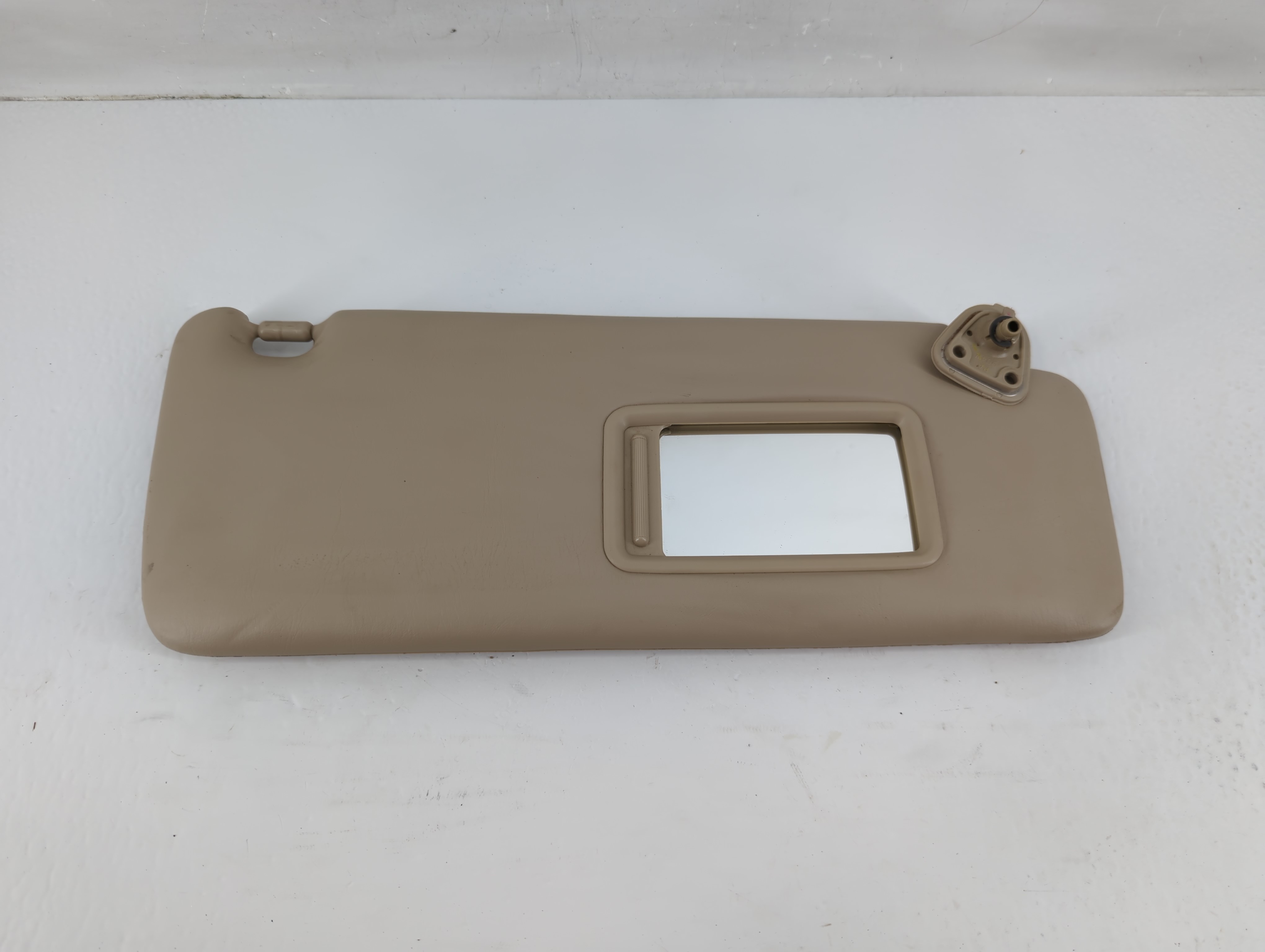2004-2007 Toyota Highlander Passenger Sun Visor Mirror Right Sunvisor 1137216 - Oemusedautoparts1.com