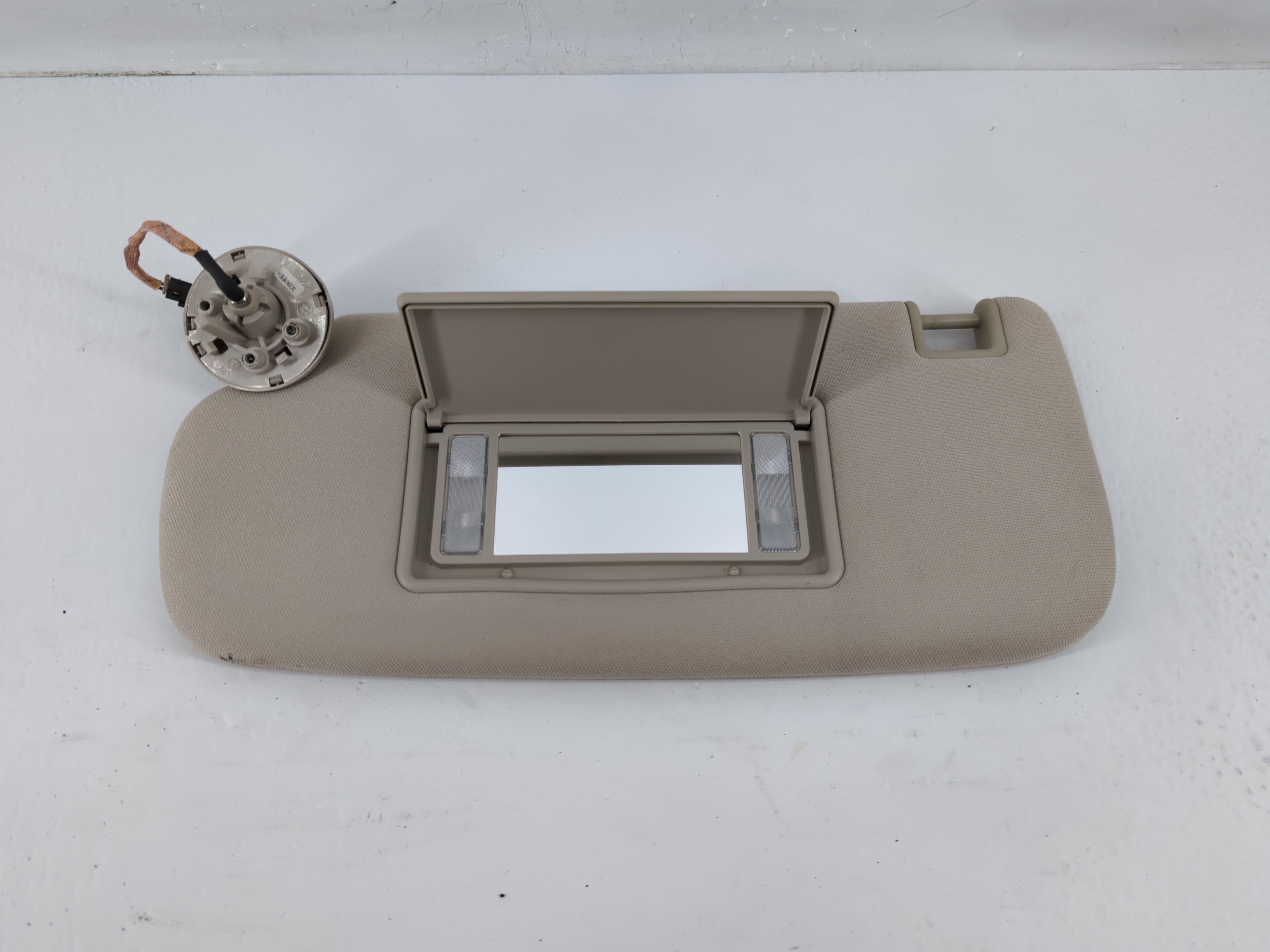 2011-2013 Jeep Grand Cherokee Driver Sun Visor Mirror Left Sunvisor 1137218 - Oemusedautoparts1.com