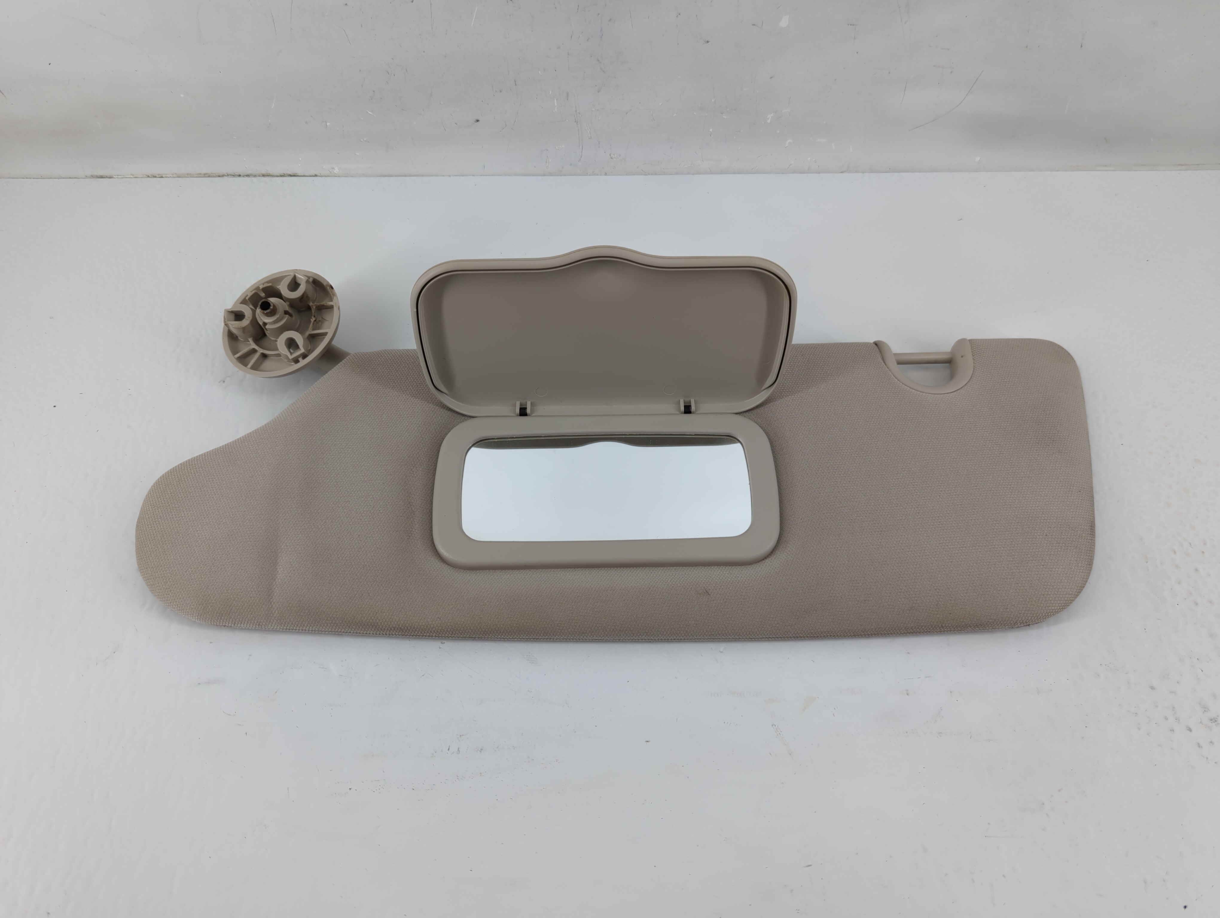 Dodge Caravan Driver Sun Visor Mirror Left Sunvisor Light Beige 1137238 - Oemusedautoparts1.com