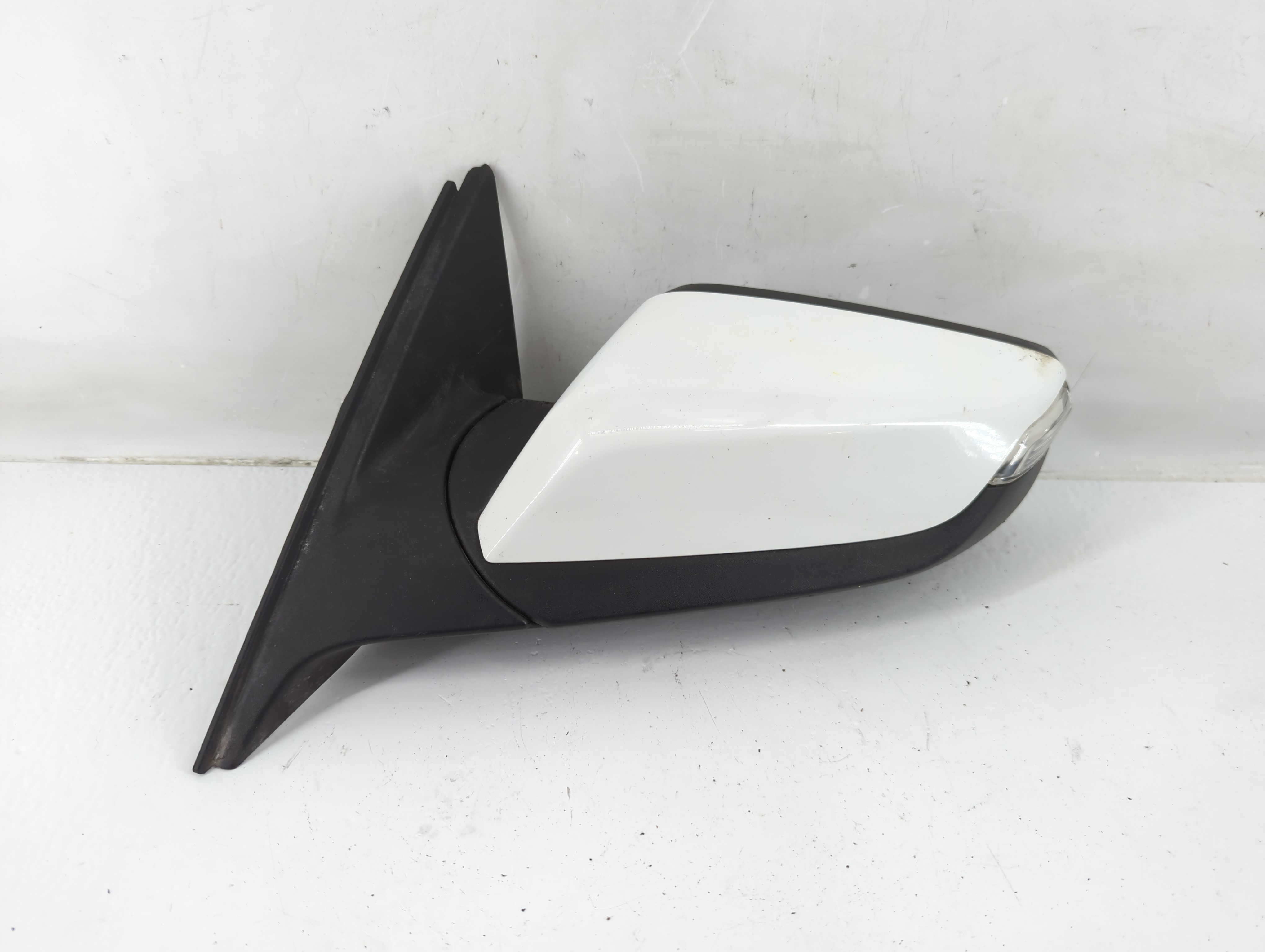 Picture of 2016-2018 Chevrolet Malibu Driver Left Side View Power Door Mirror White 1137486