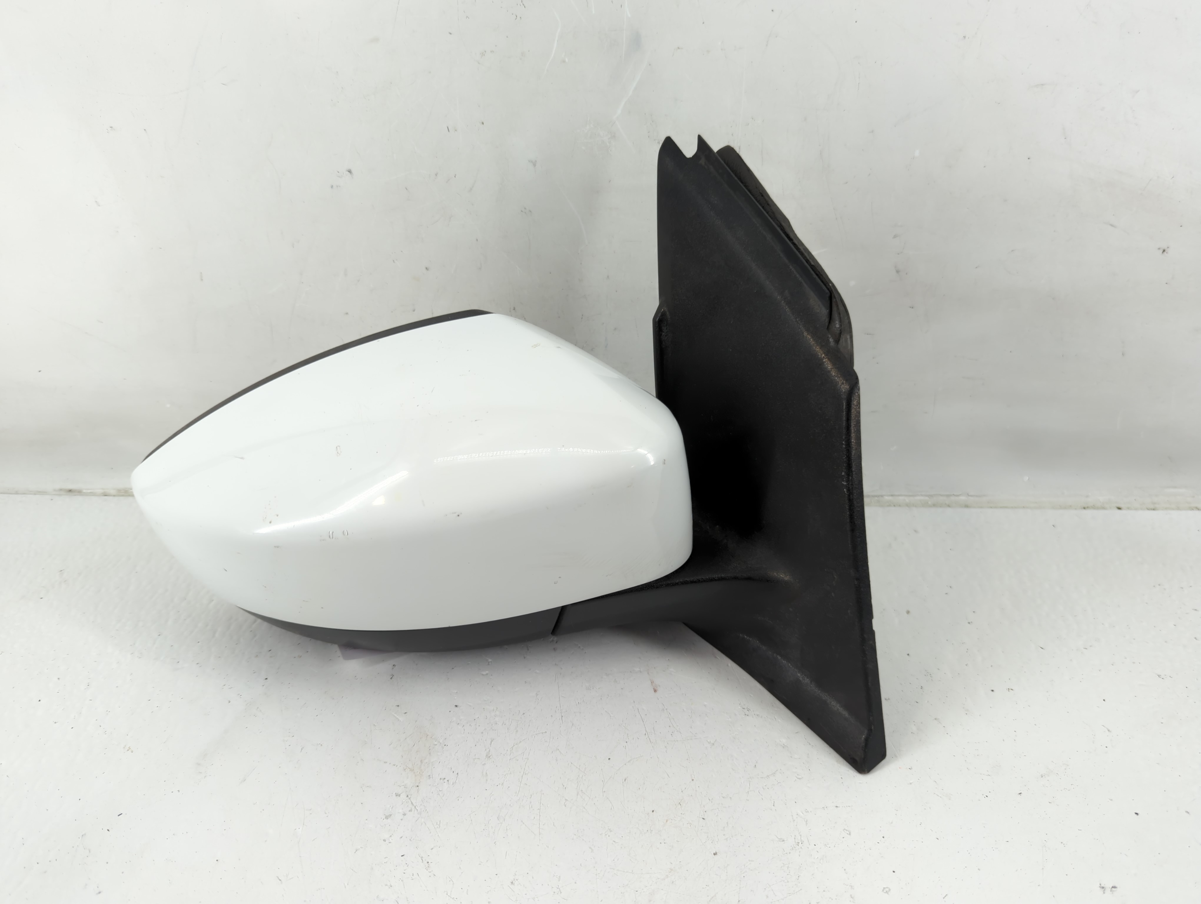 2017-2019 Ford Escape Passenger Right Side View Power Door Mirror White 1137629 - Oemusedautoparts1.com