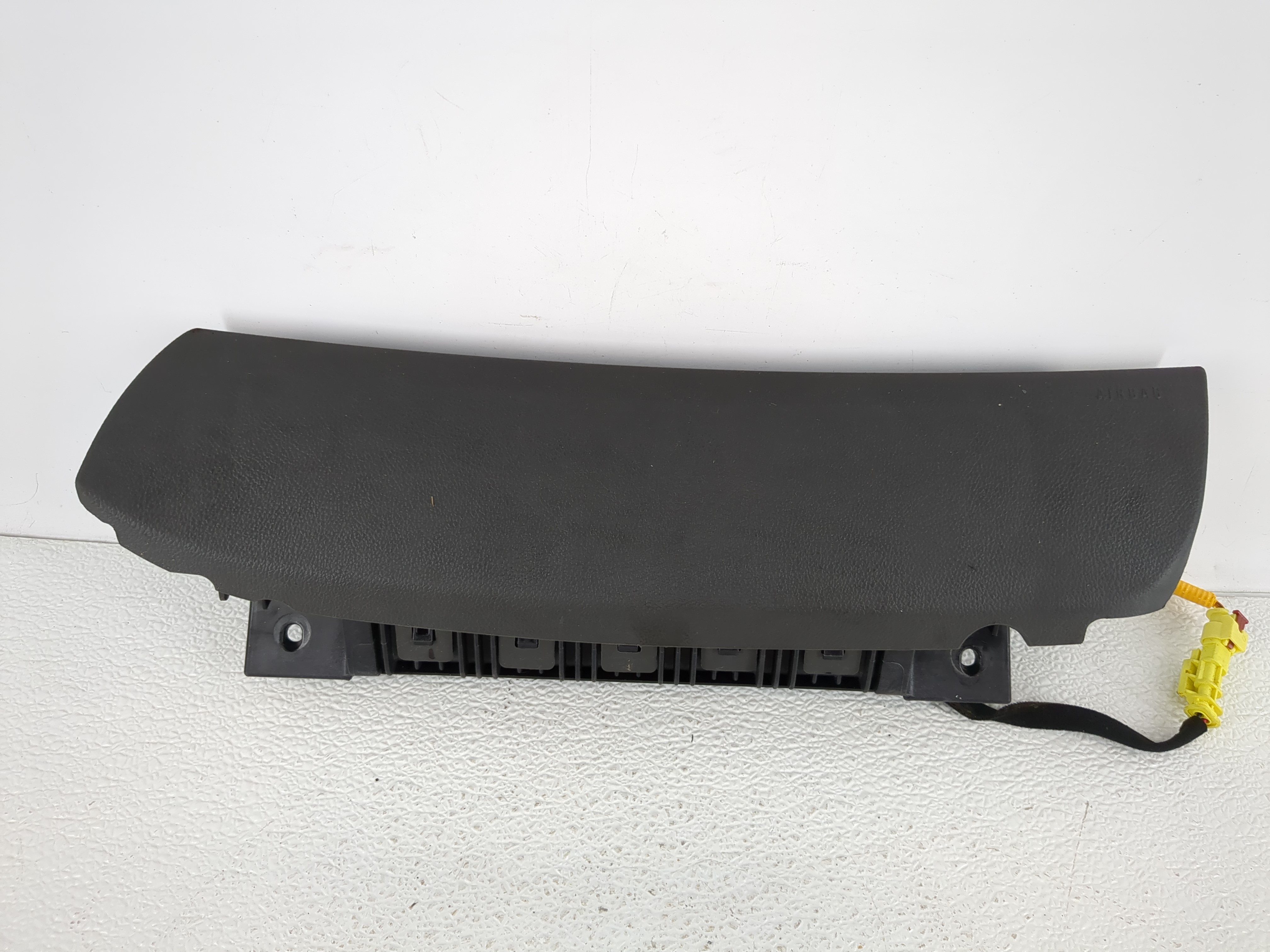 Picture of 2013-2016 Chevrolet Spark Air Bag Driver Left Knee Oem 1137650