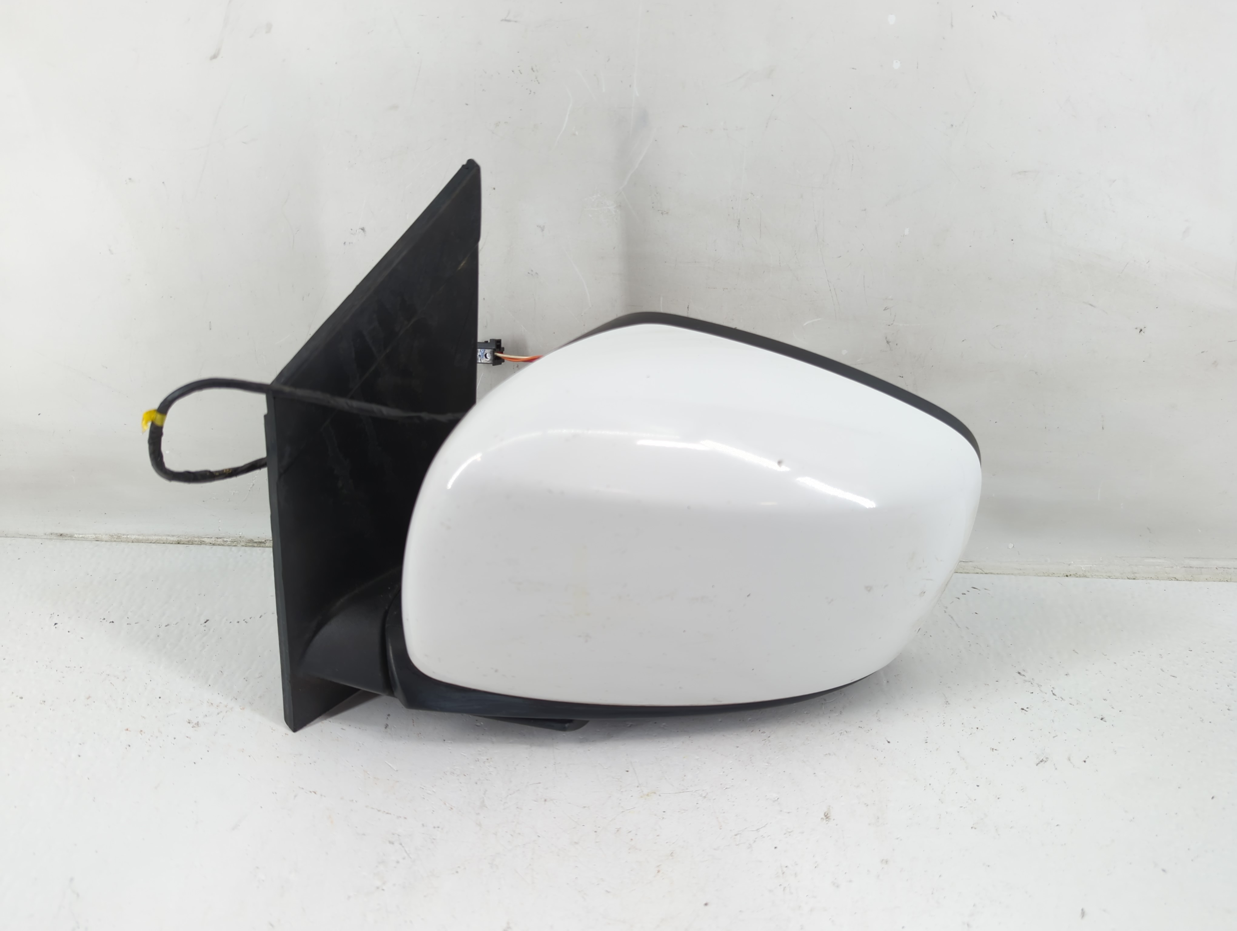 Dodge Caravan Driver Left Side View Power Door Mirror White 1137658 - Oemusedautoparts1.com