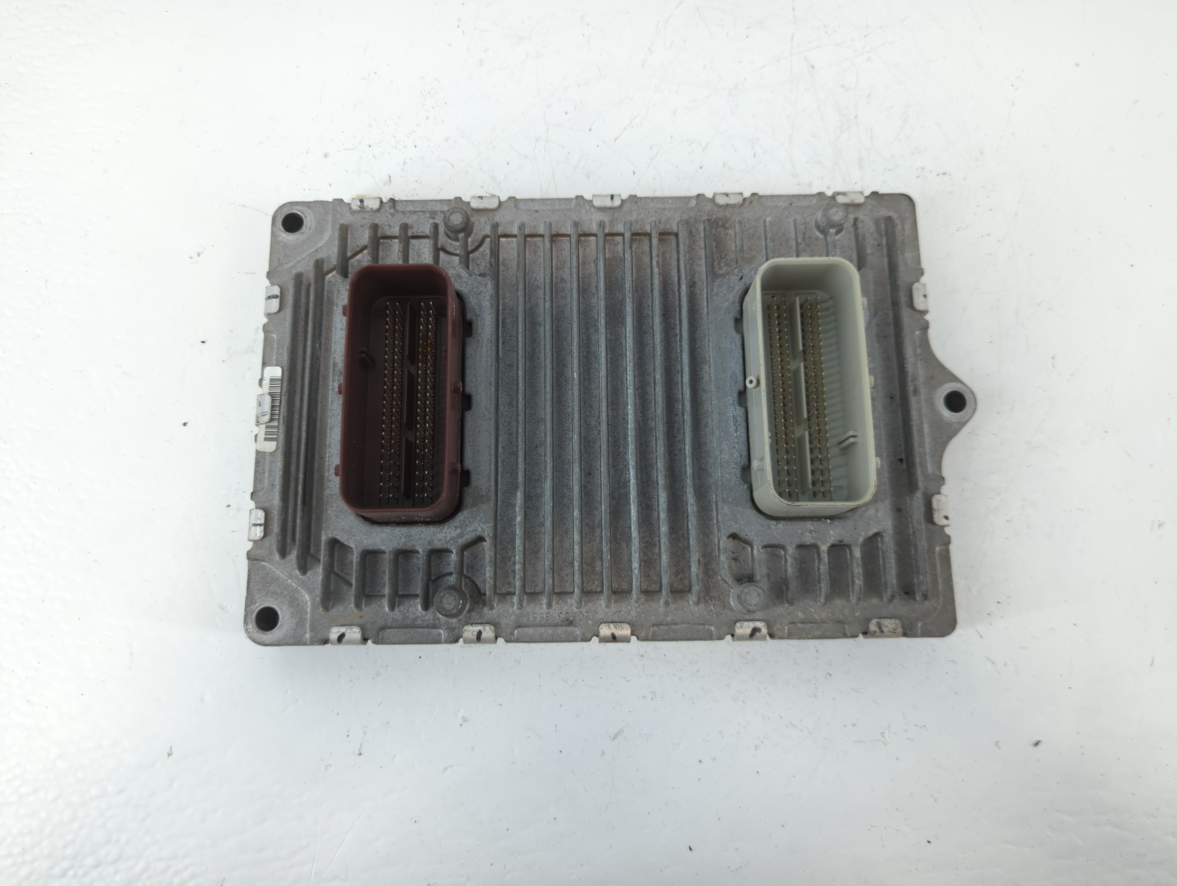 Picture of Dodge Caravan Engine Control Computer Ecu Pcm Ecm Pcu Oem P68161510ad 1137685