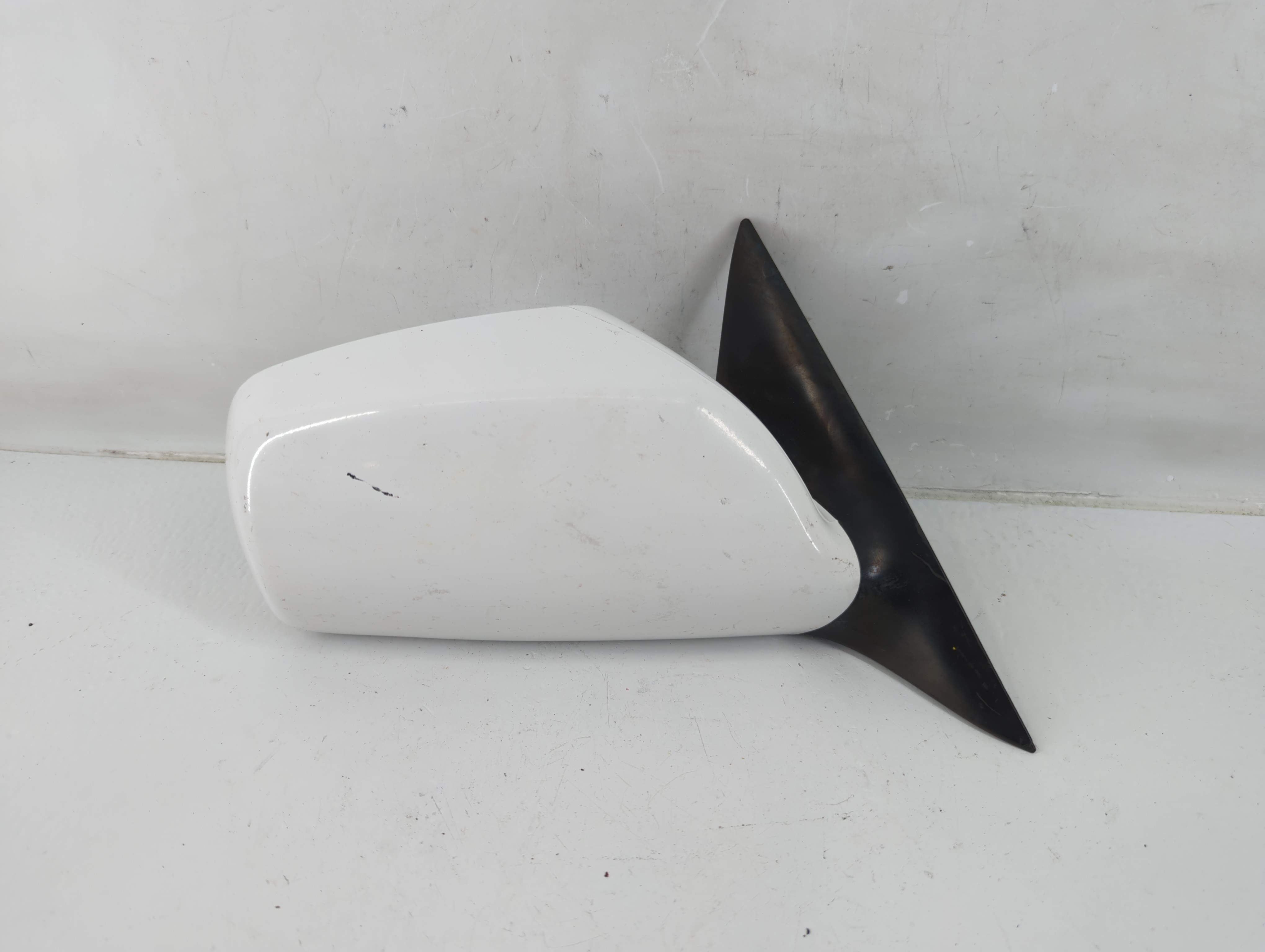 2007-2011 Toyota Camry Passenger Right Side View Power Door Mirror White 1138405 - Oemusedautoparts1.com