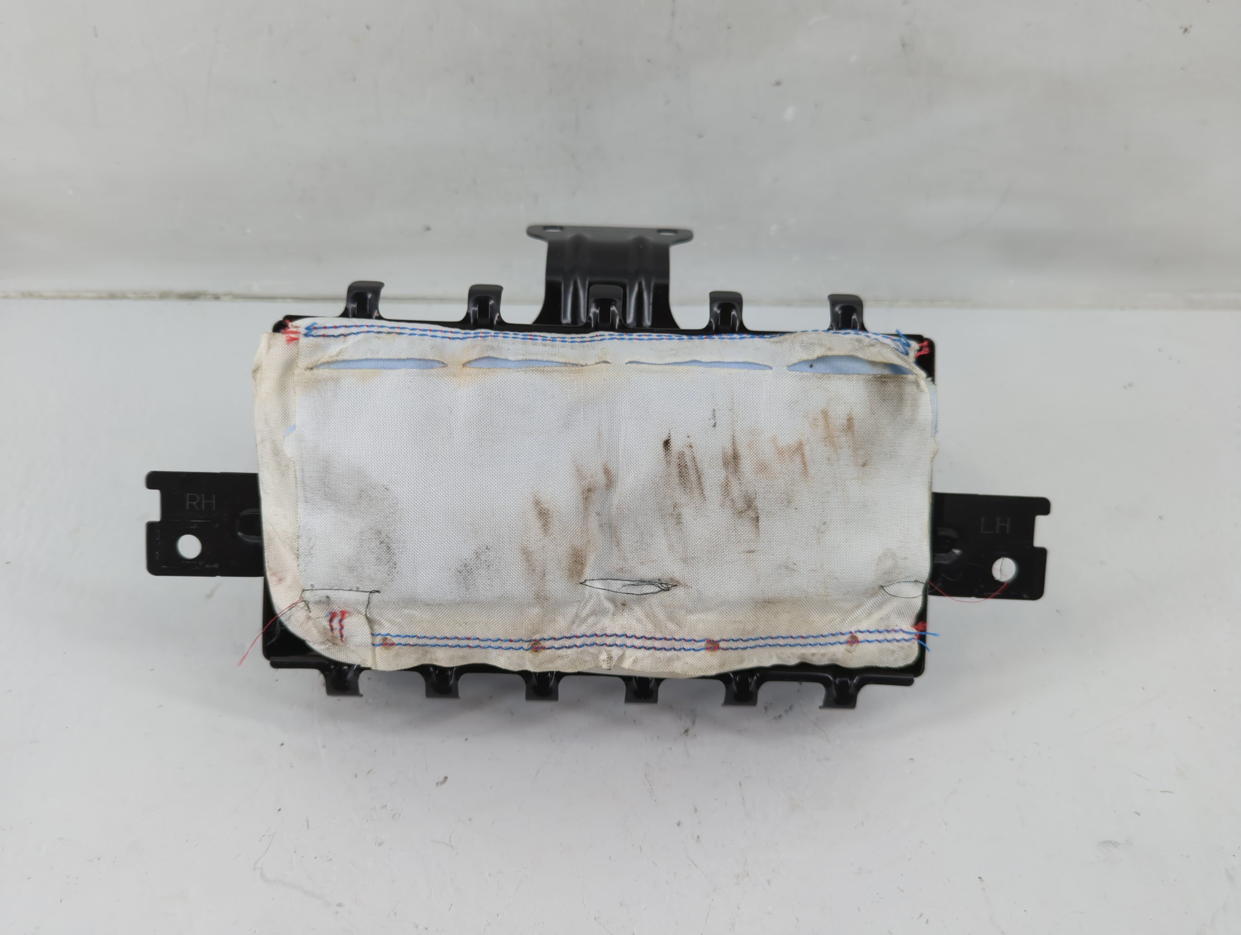 Picture of Hyundai Elantra Air Bag Passenger Right Dashboard Oem 1138418