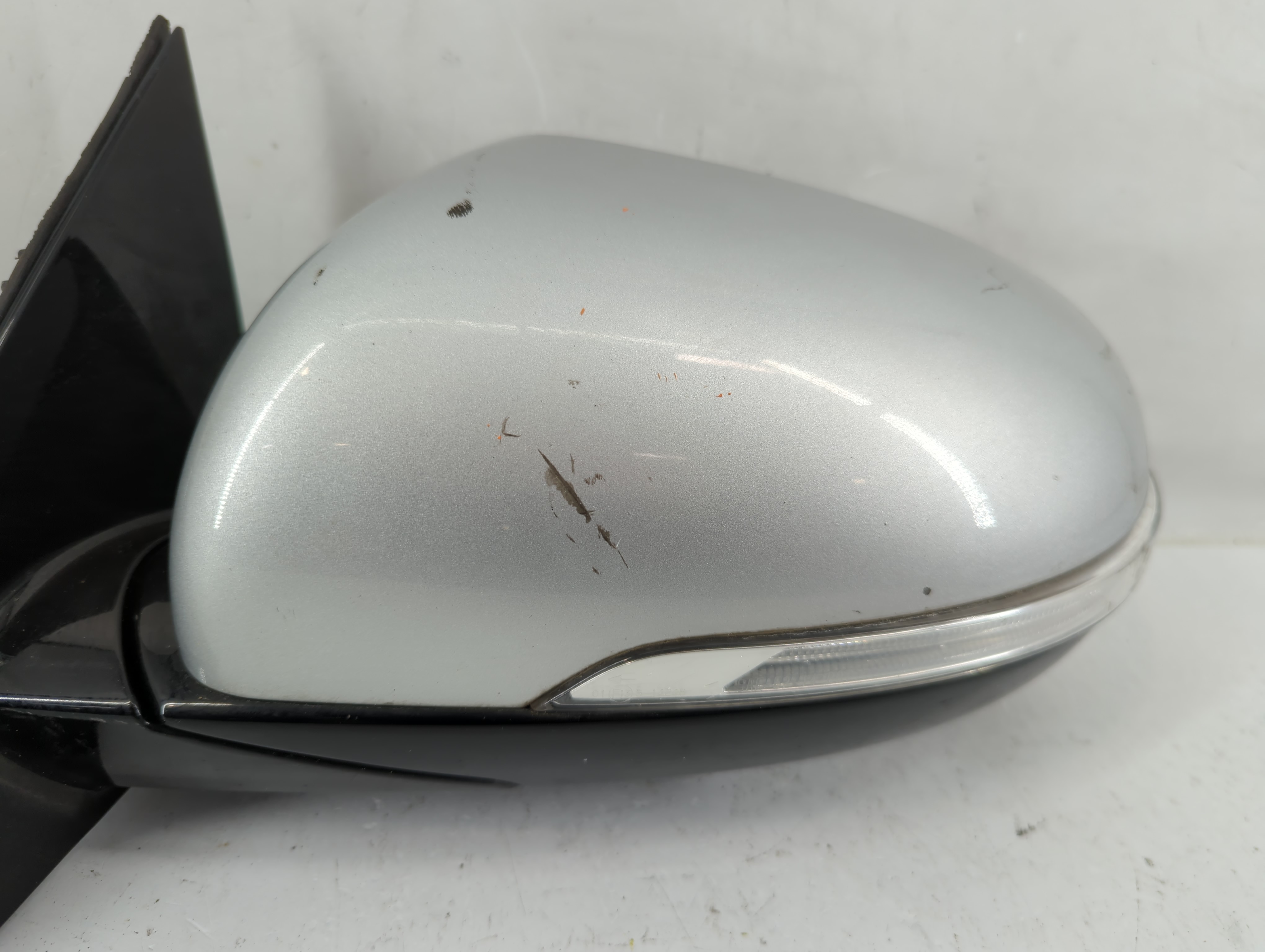 2016-2020 Kia Sorento Driver Left Side View Power Door Mirror Silver 1138757 - Oemusedautoparts1.com