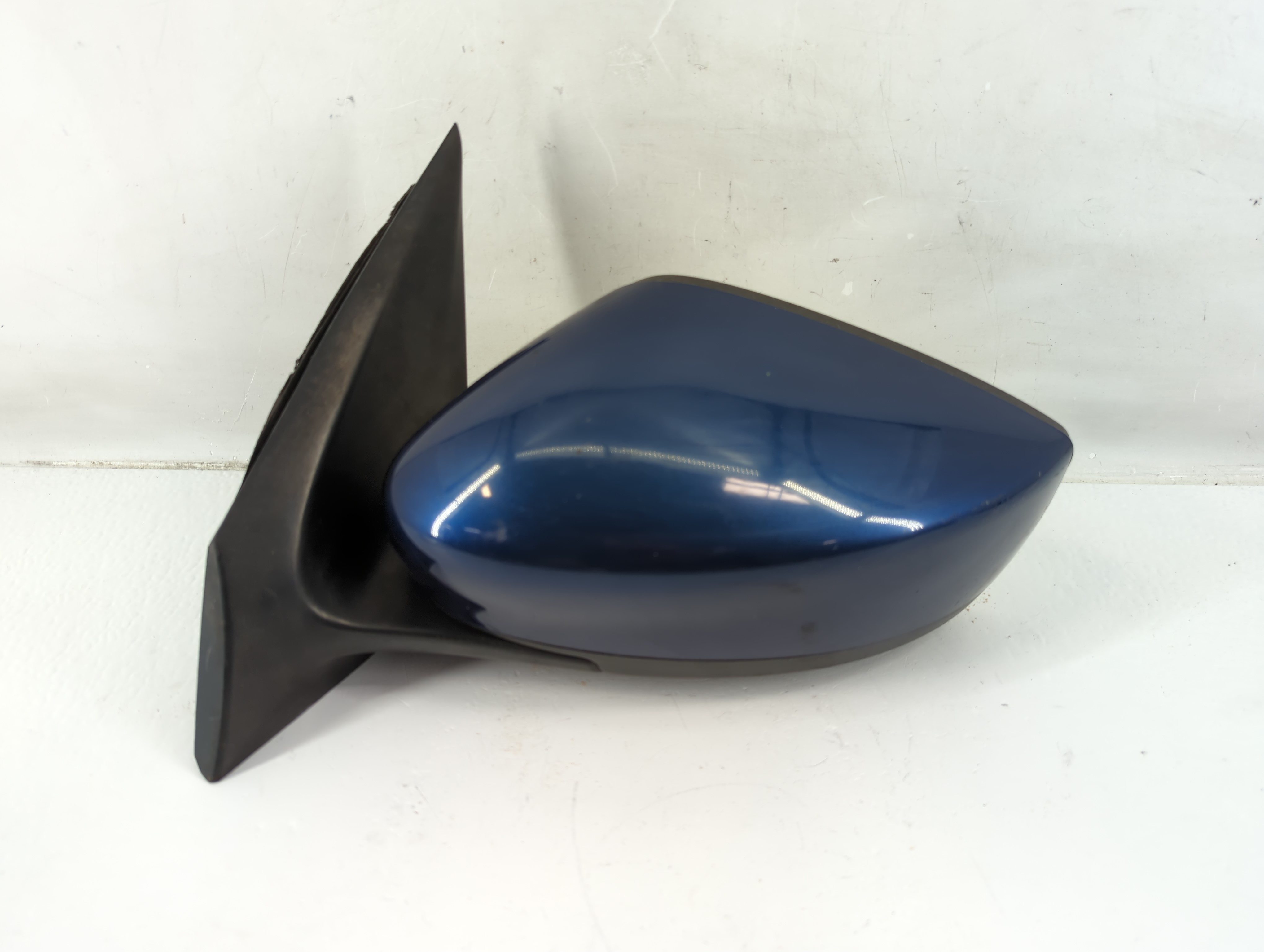 2015-2019 Nissan Versa Driver Left Side View Power Door Mirror Blue 1139255 - Oemusedautoparts1.com